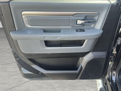 2016 RAM 1500 4WD Crew Cab 140.5 Big Horn