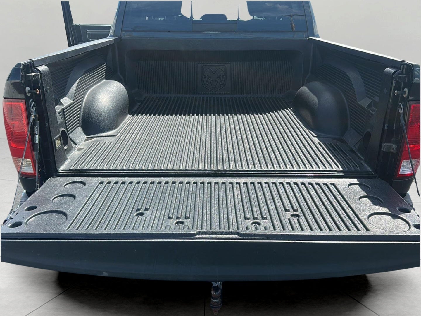 2016 RAM 1500 4WD Crew Cab 140.5 Big Horn
