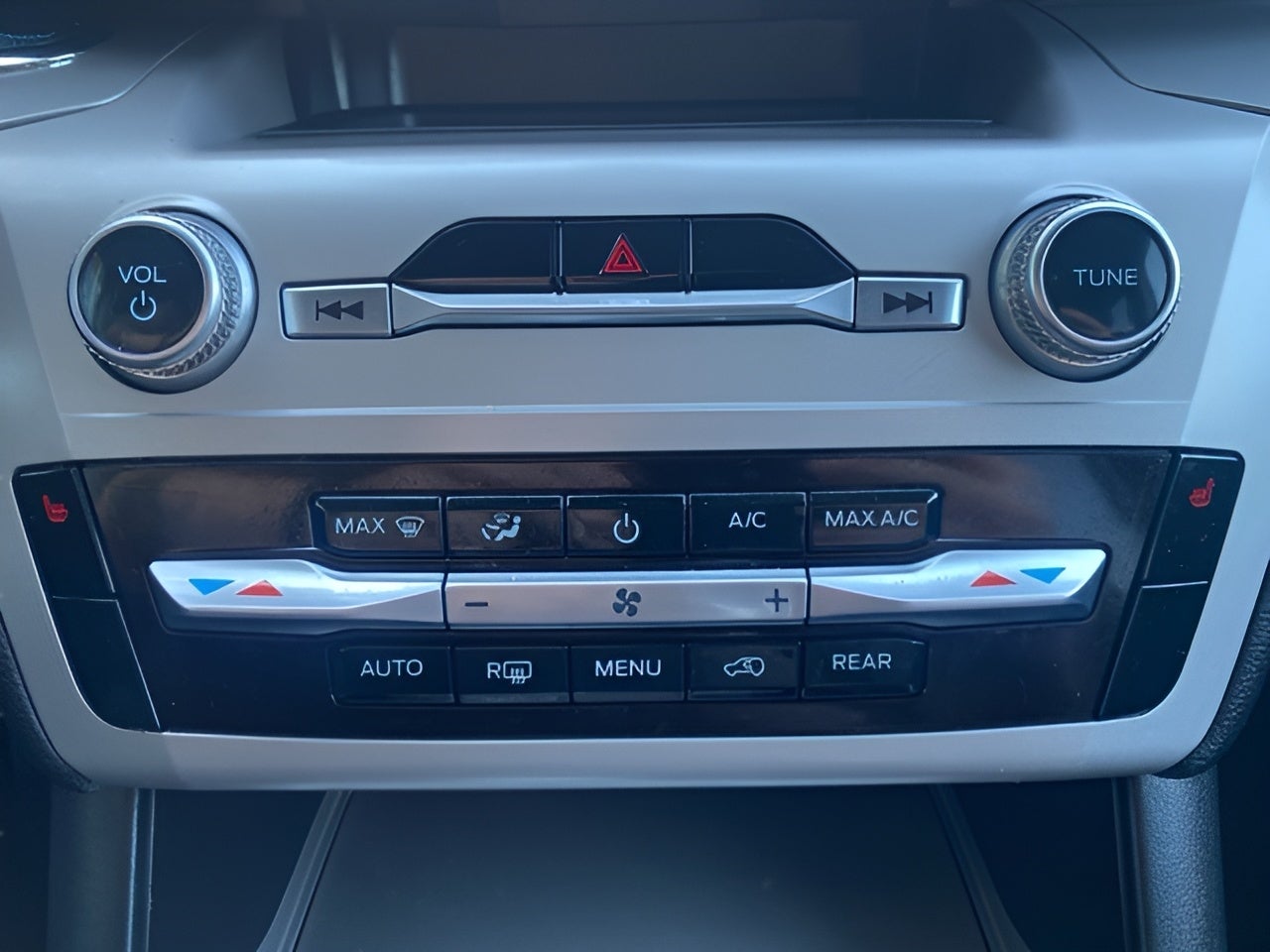 2022 Ford Explorer XLT 4WD