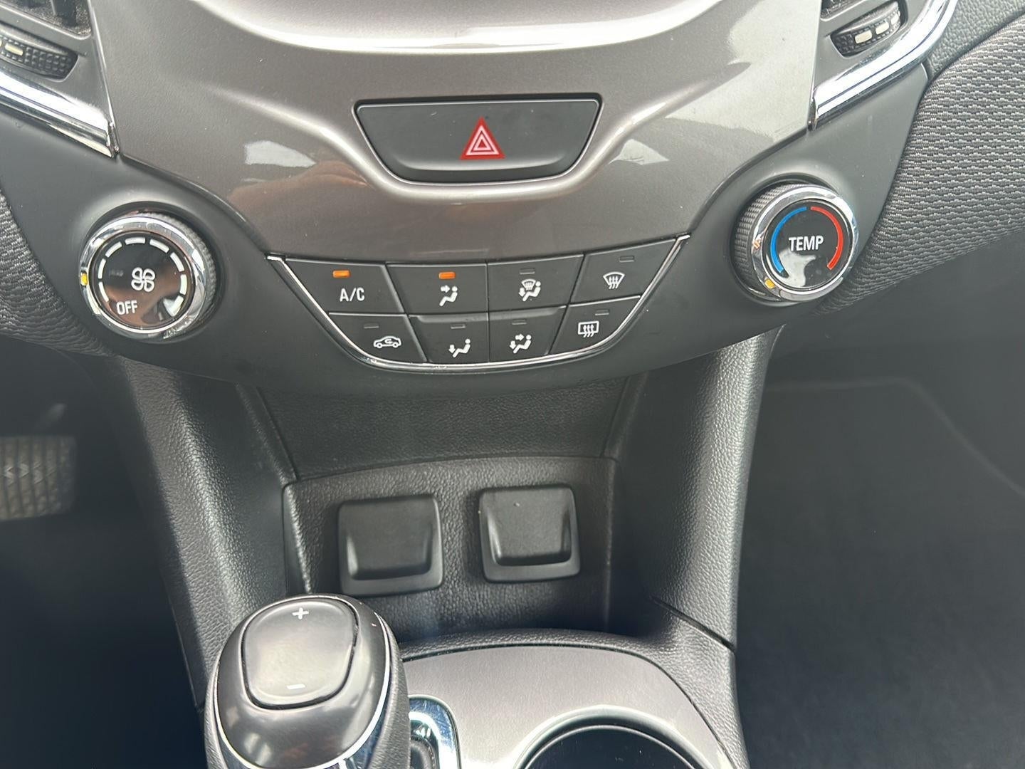 2017 Chevrolet Cruze 4dr Sdn 1.4L LT w/1SD