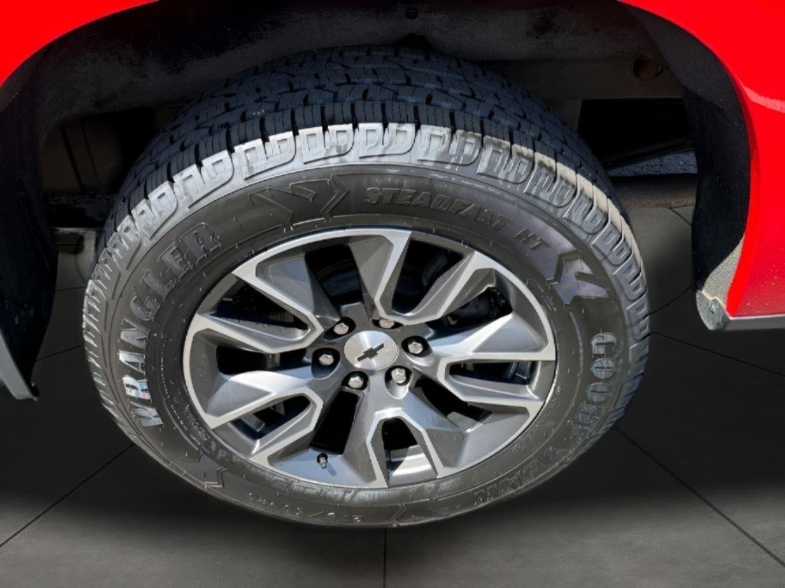 2022 Chevrolet Silverado 1500 4WD Crew Cab 147 RST