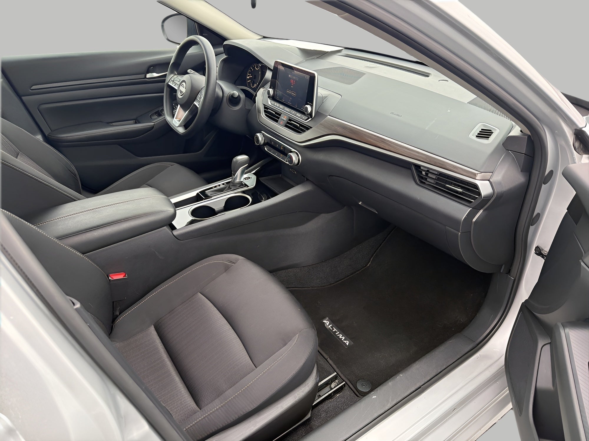 2024 Nissan Altima 2.5 SV Sedan