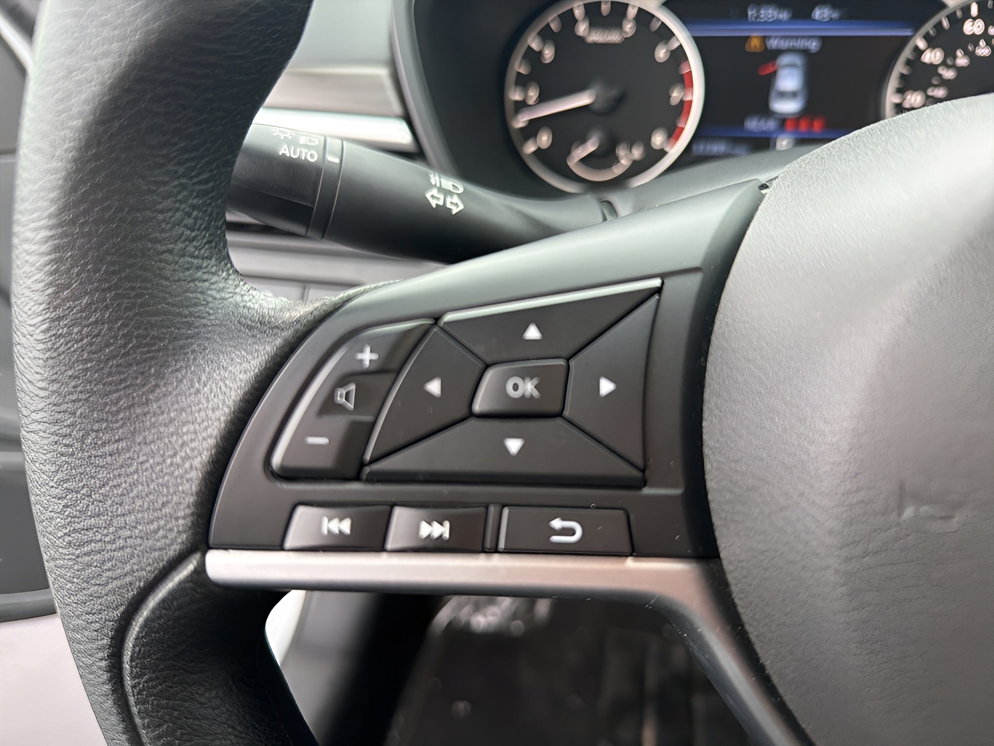 2024 Nissan Altima 2.5 SV Sedan