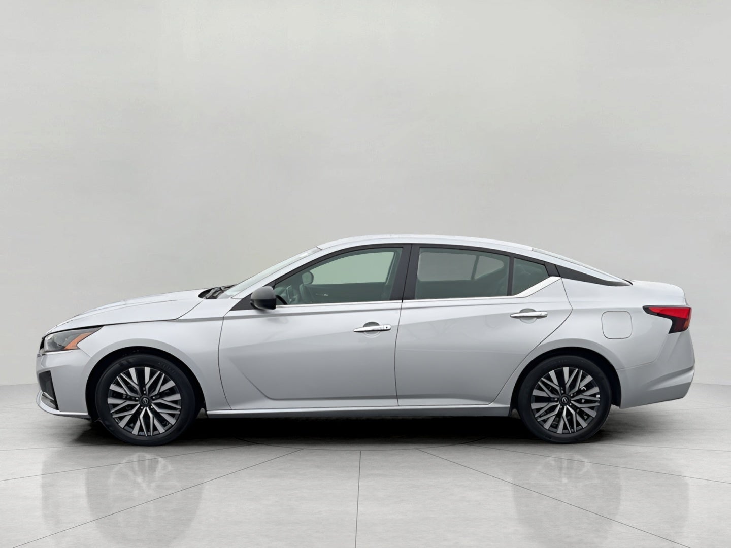 2024 Nissan Altima 2.5 SV Sedan