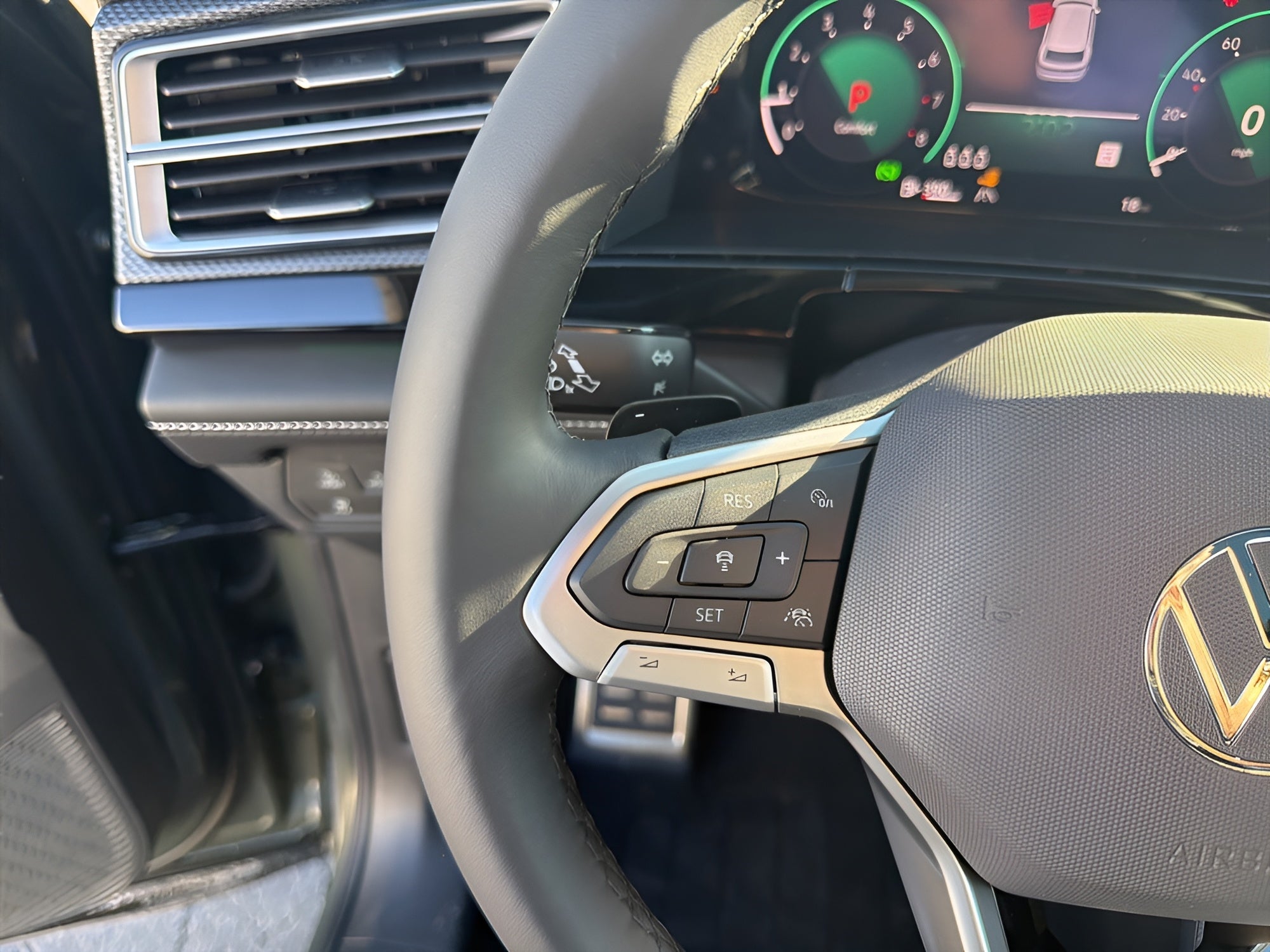 2026 Volkswagen Atlas Cross Sport 2.0T SEL R-Line Black 4MOTION