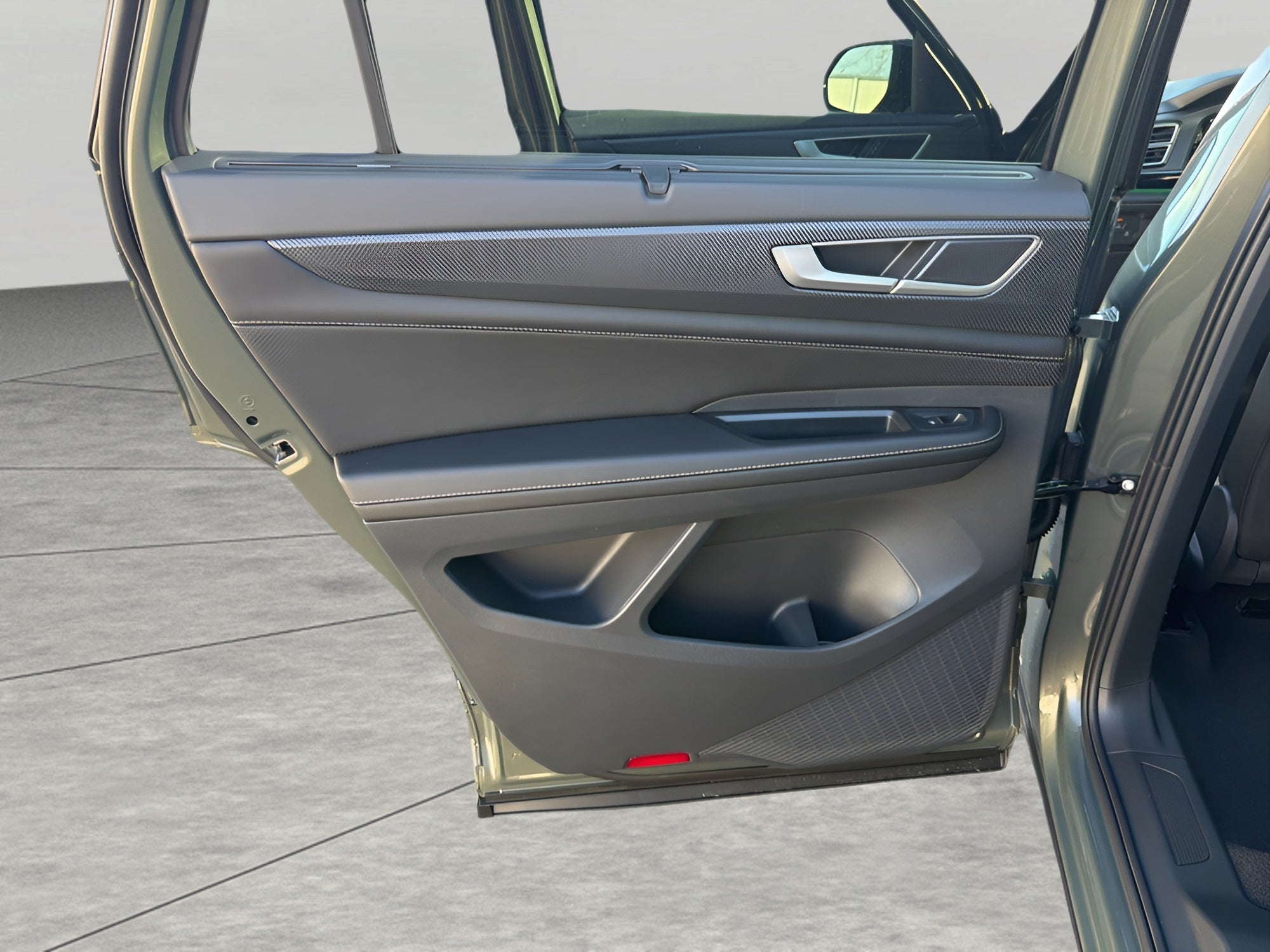 2026 Volkswagen Atlas Cross Sport 2.0T SEL R-Line Black 4MOTION