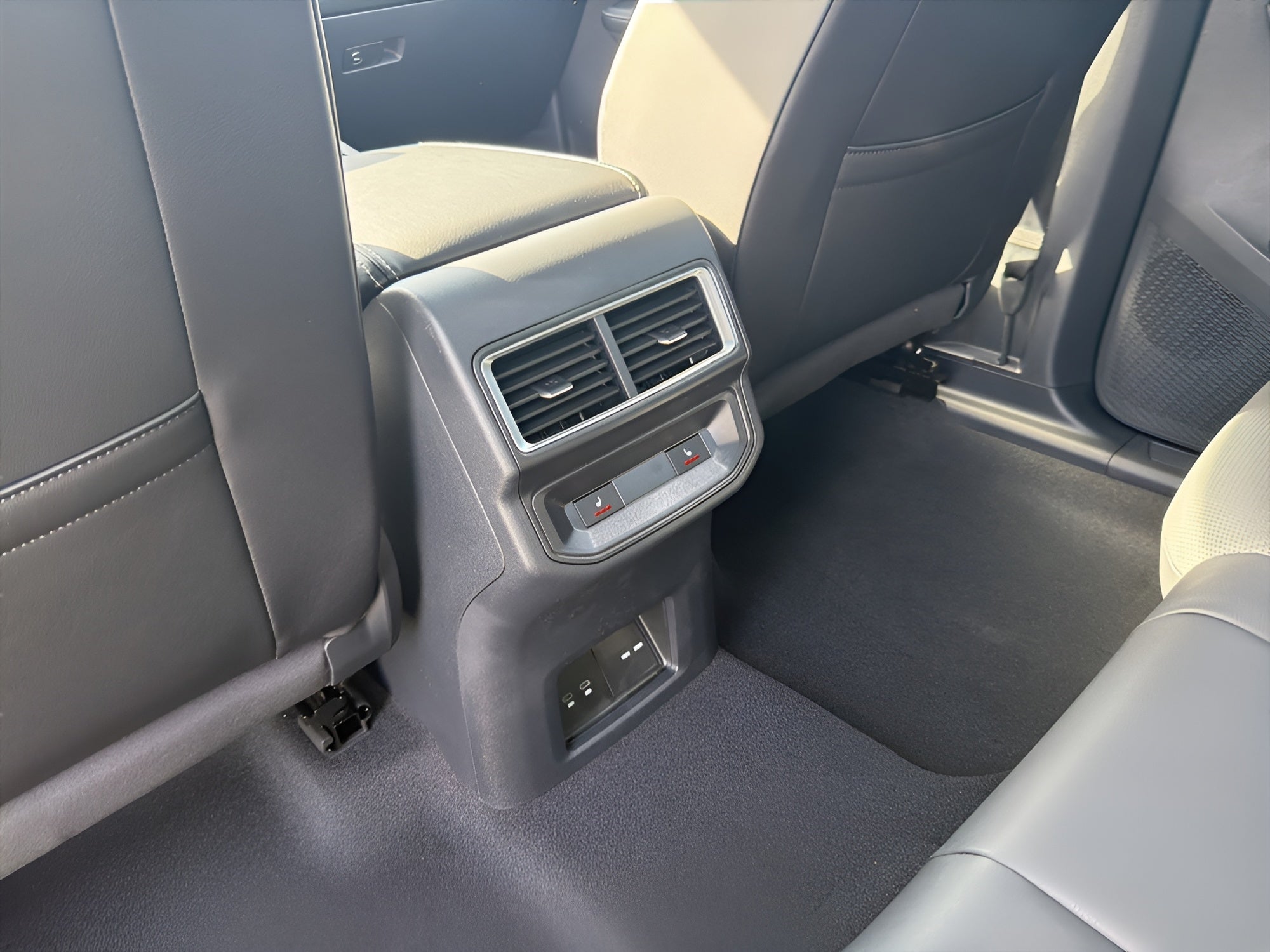 2026 Volkswagen Atlas Cross Sport 2.0T SEL Premium R-Line 4MOTION