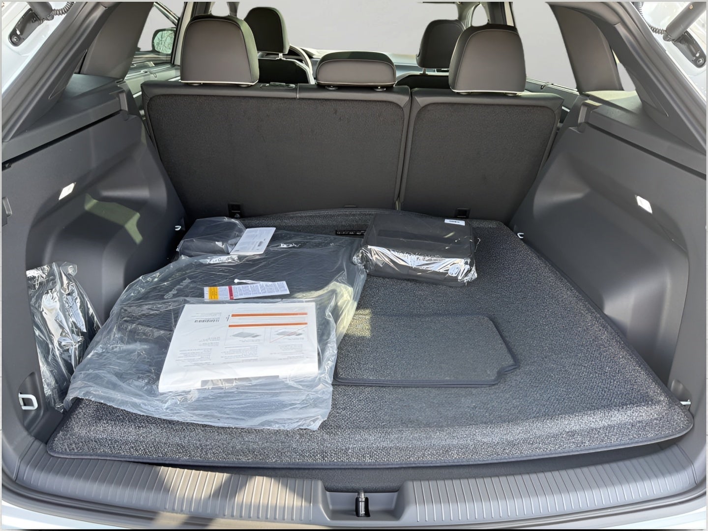 2026 Volkswagen Atlas Cross Sport 2.0T SEL Premium R-Line 4MOTION