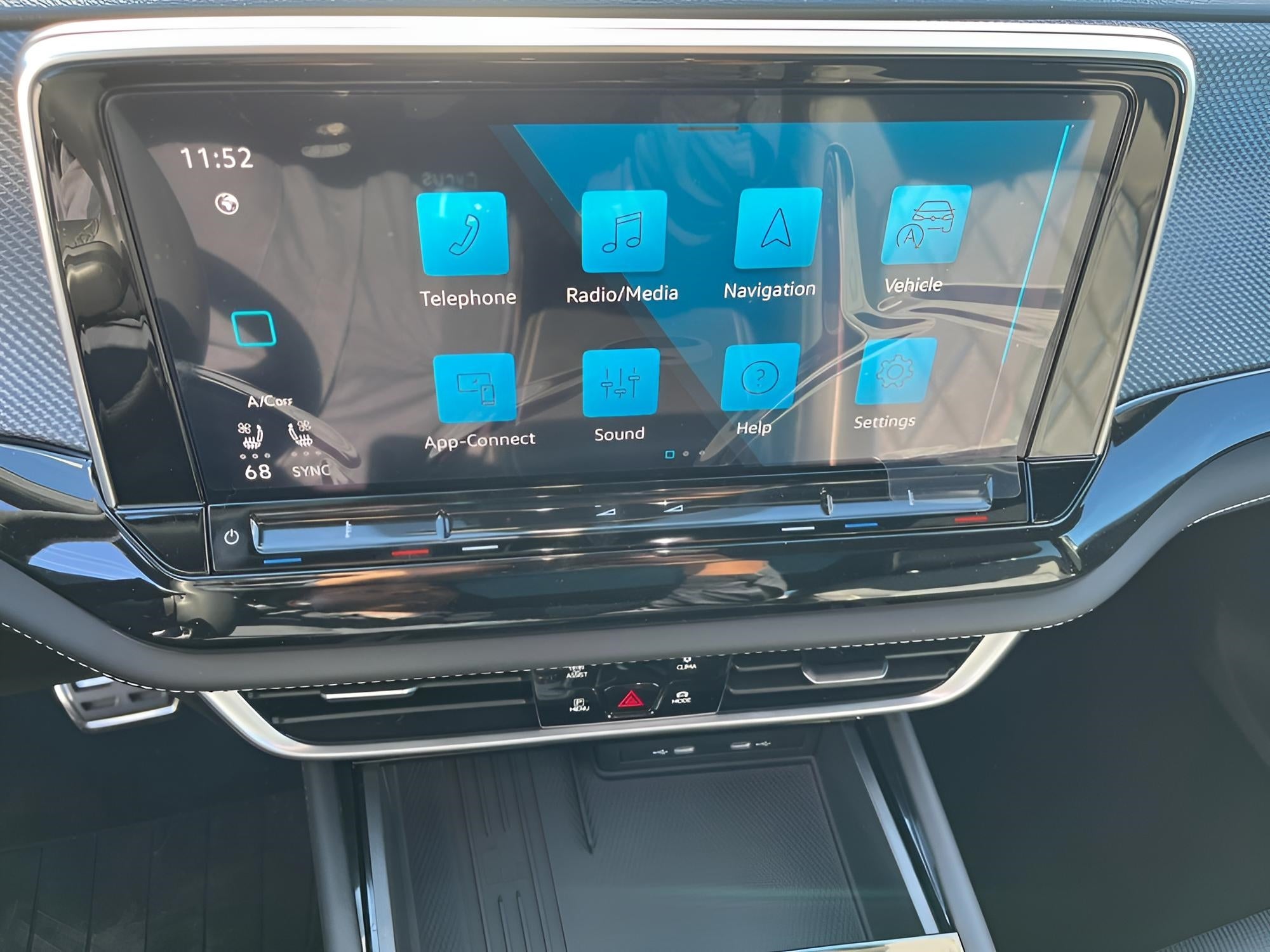 2026 Volkswagen Atlas Cross Sport 2.0T SEL Premium R-Line 4MOTION