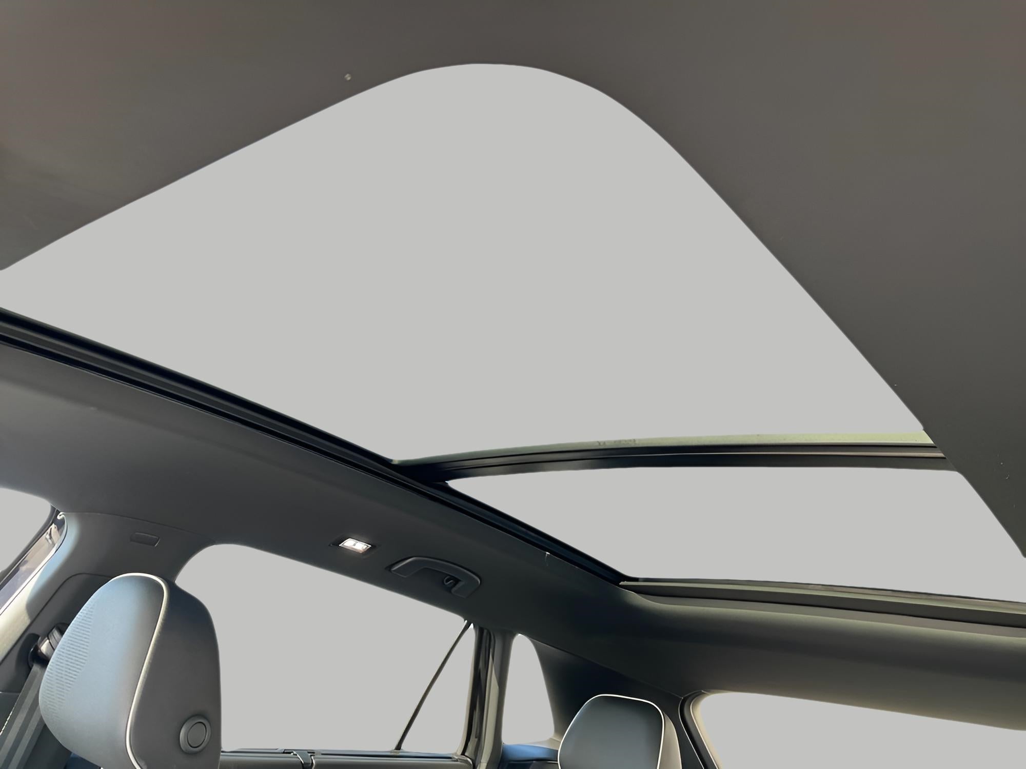 2026 Volkswagen Atlas Cross Sport 2.0T SEL Premium R-Line 4MOTION