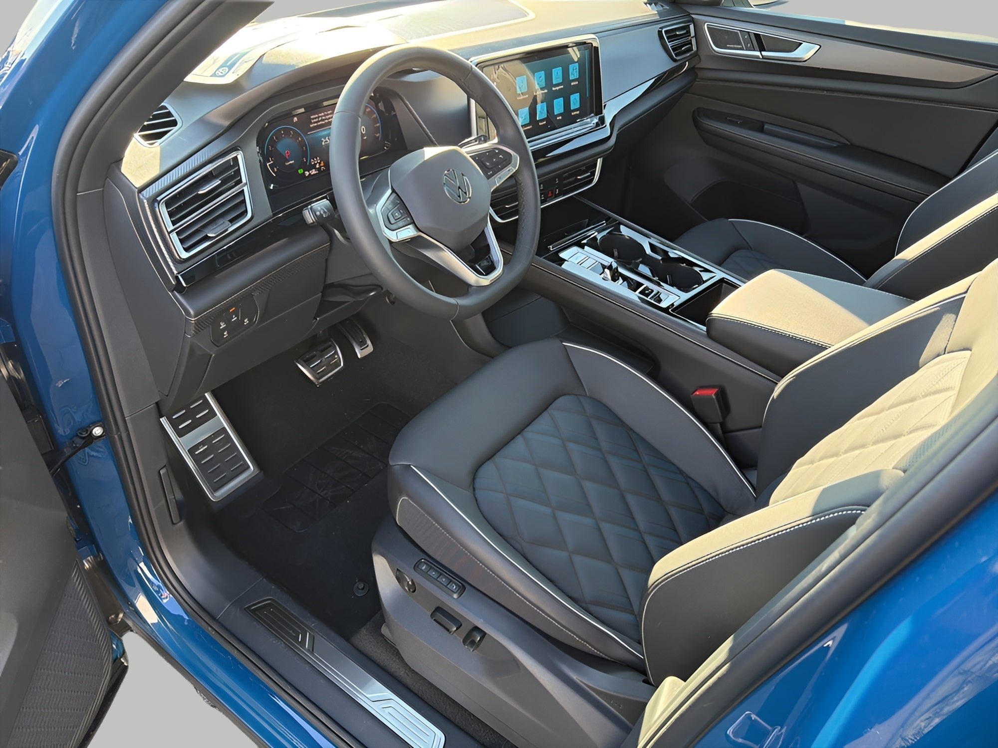 2026 Volkswagen Atlas Cross Sport 2.0T SEL Premium R-Line 4MOTION