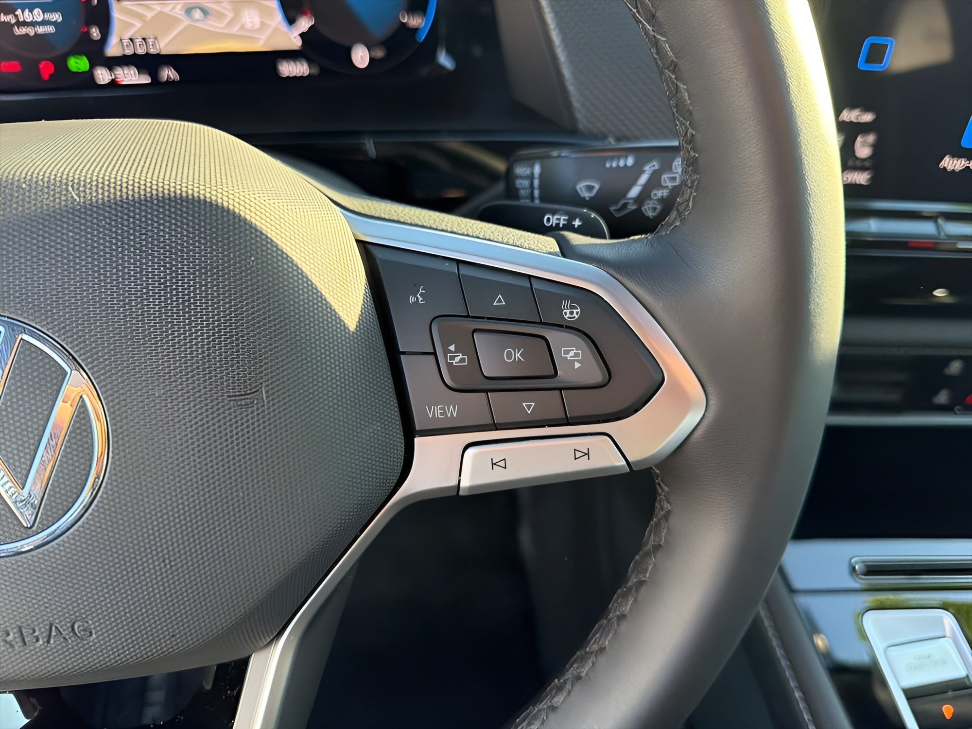 2026 Volkswagen Atlas Cross Sport 2.0T SEL Premium R-Line 4MOTION