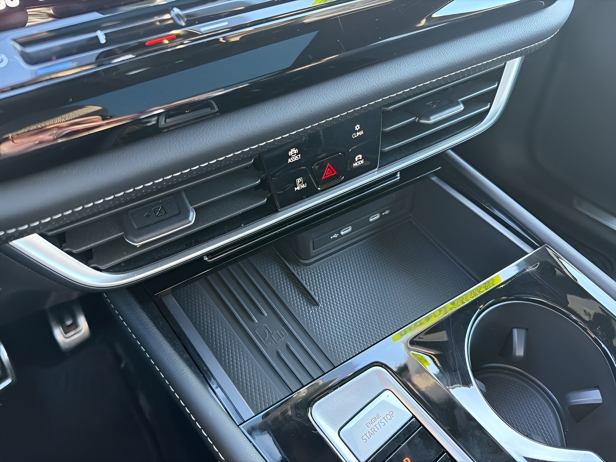 2026 Volkswagen Atlas Cross Sport 2.0T SEL Premium R-Line 4MOTION