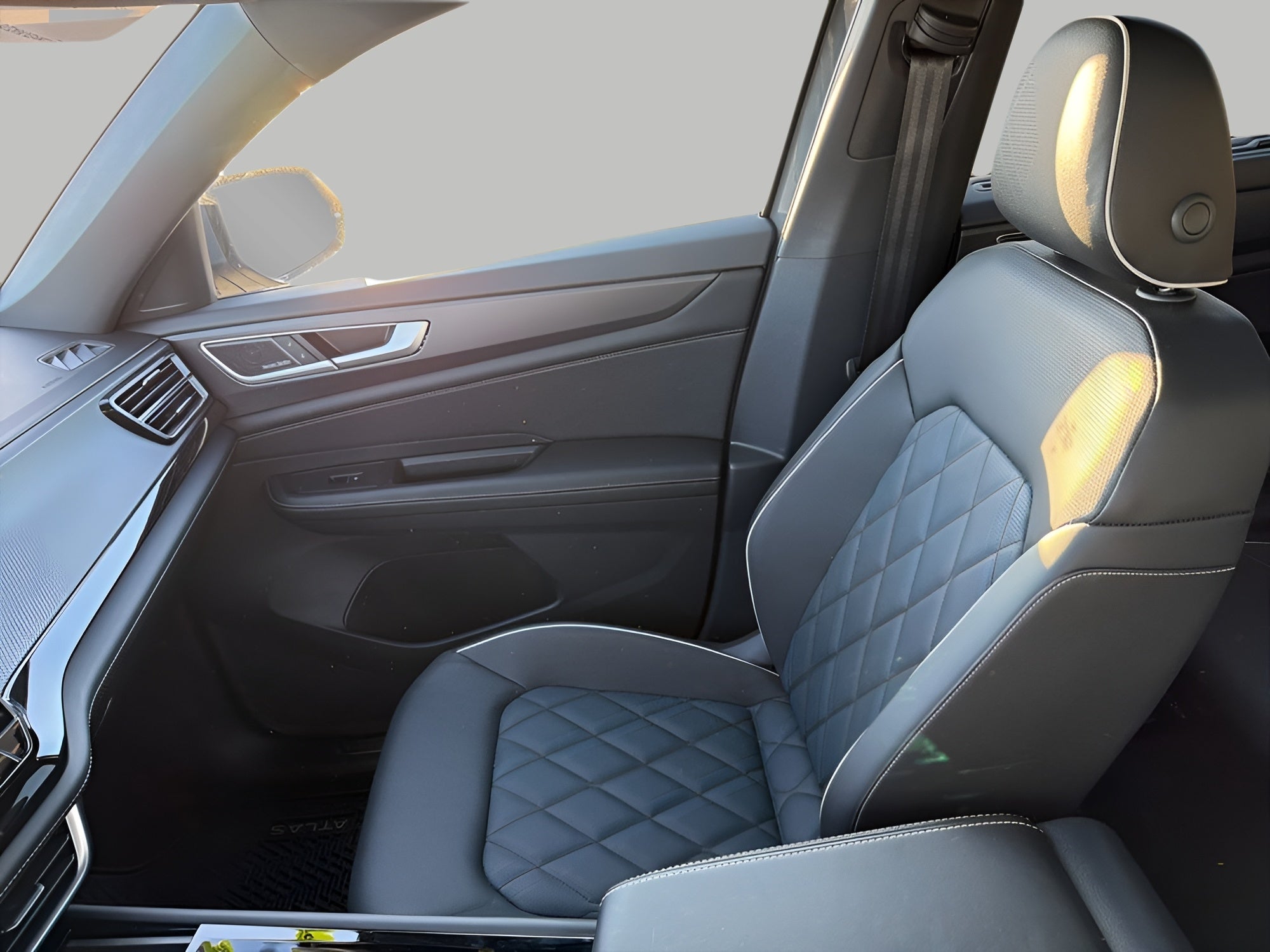 2026 Volkswagen Atlas Cross Sport 2.0T SEL Premium R-Line 4MOTION