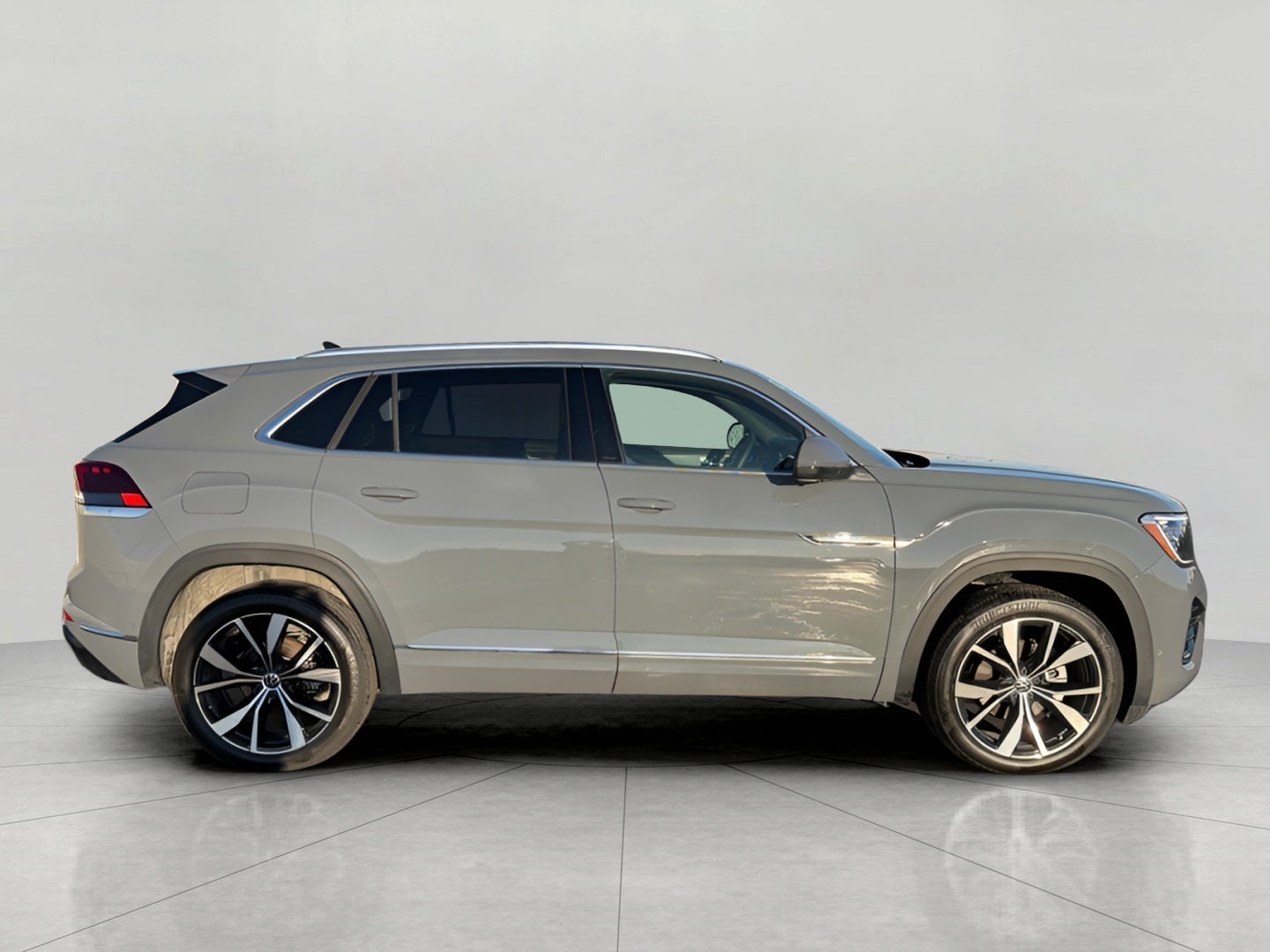 2026 Volkswagen Atlas Cross Sport 2.0T SEL Premium R-Line 4MOTION