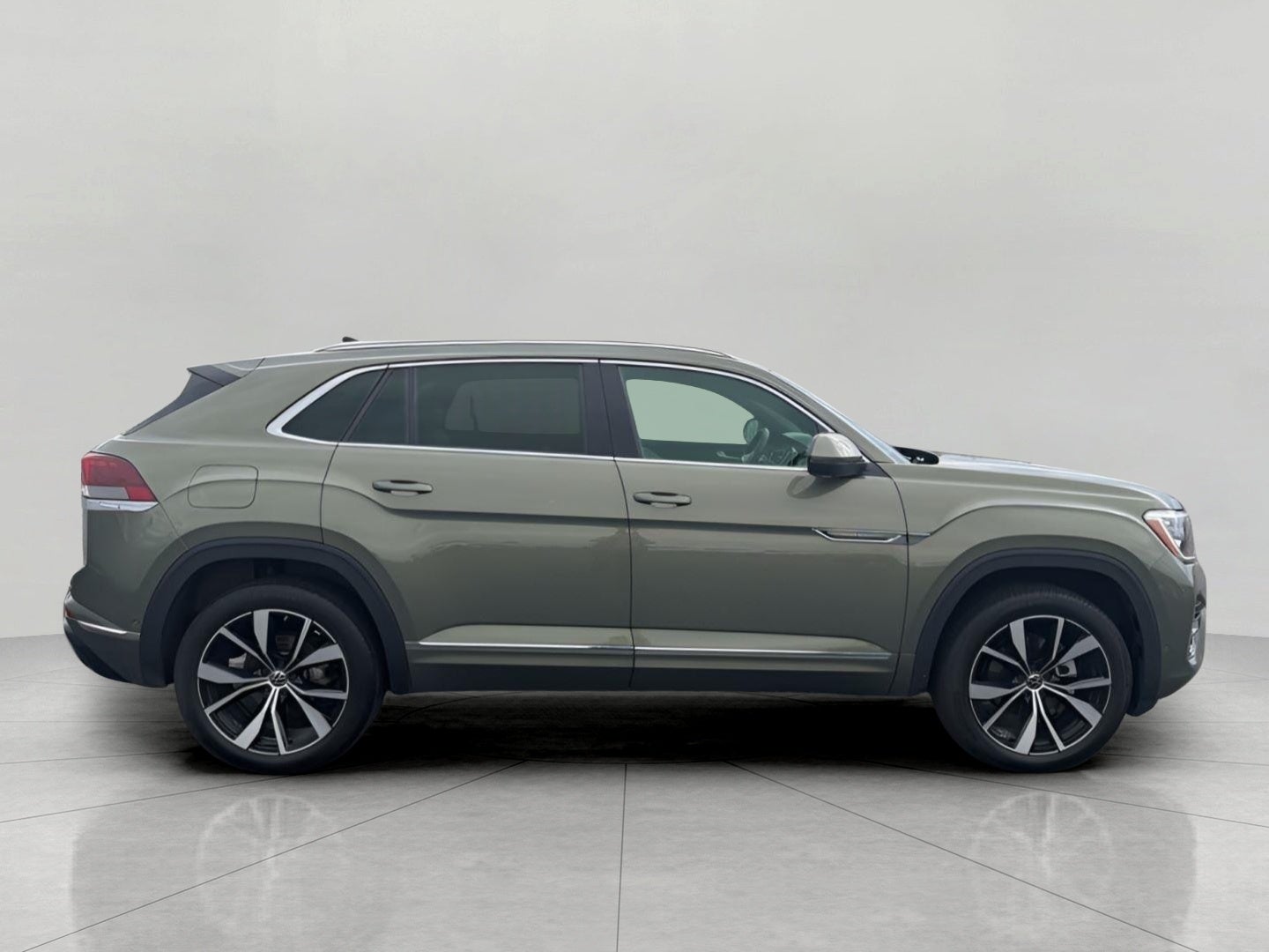 2025 Volkswagen Atlas Cross Sport 2.0T SEL Premium R-Line 4MOTION