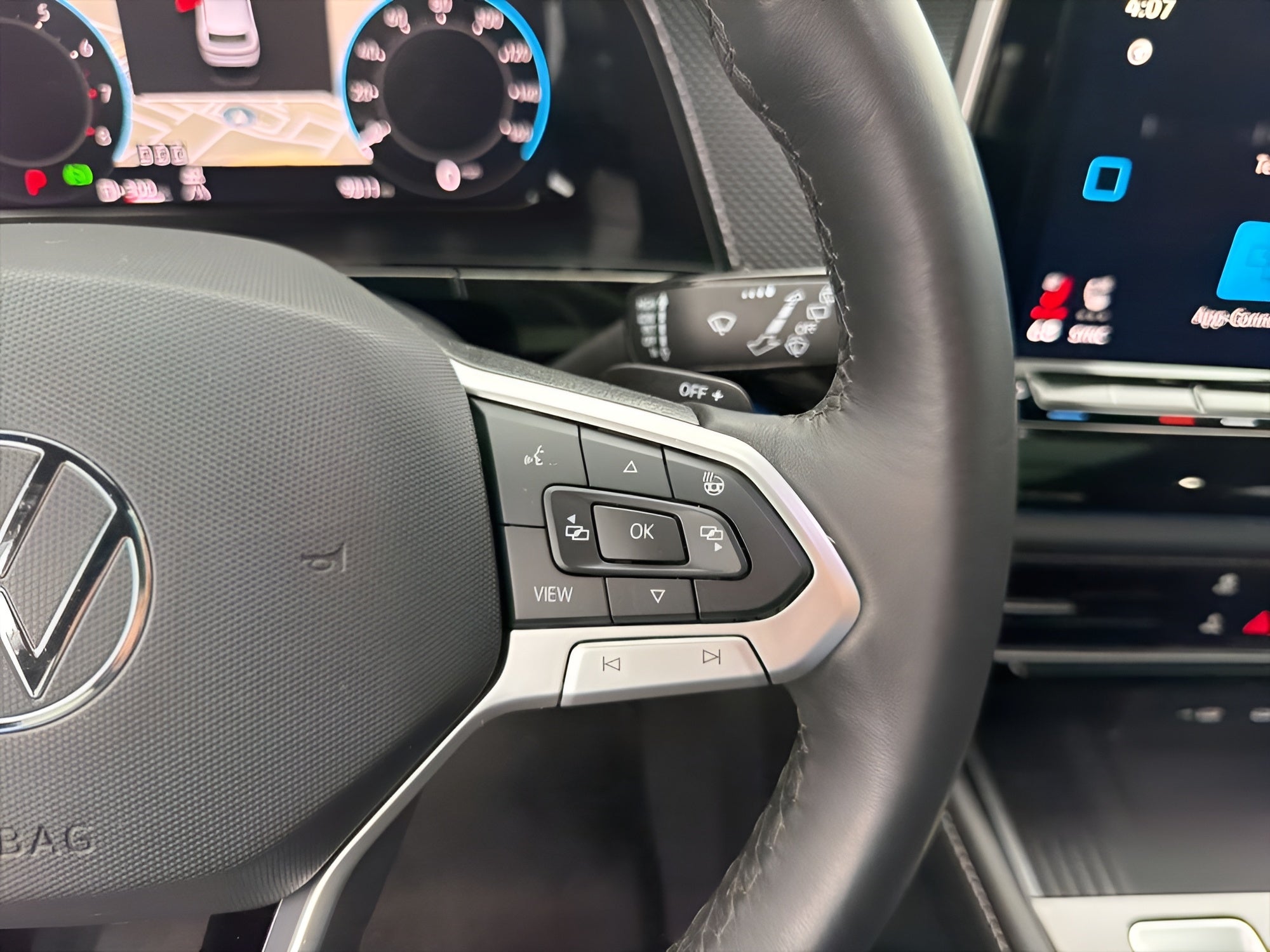 2025 Volkswagen Atlas Cross Sport 2.0T SEL Premium R-Line 4MOTION