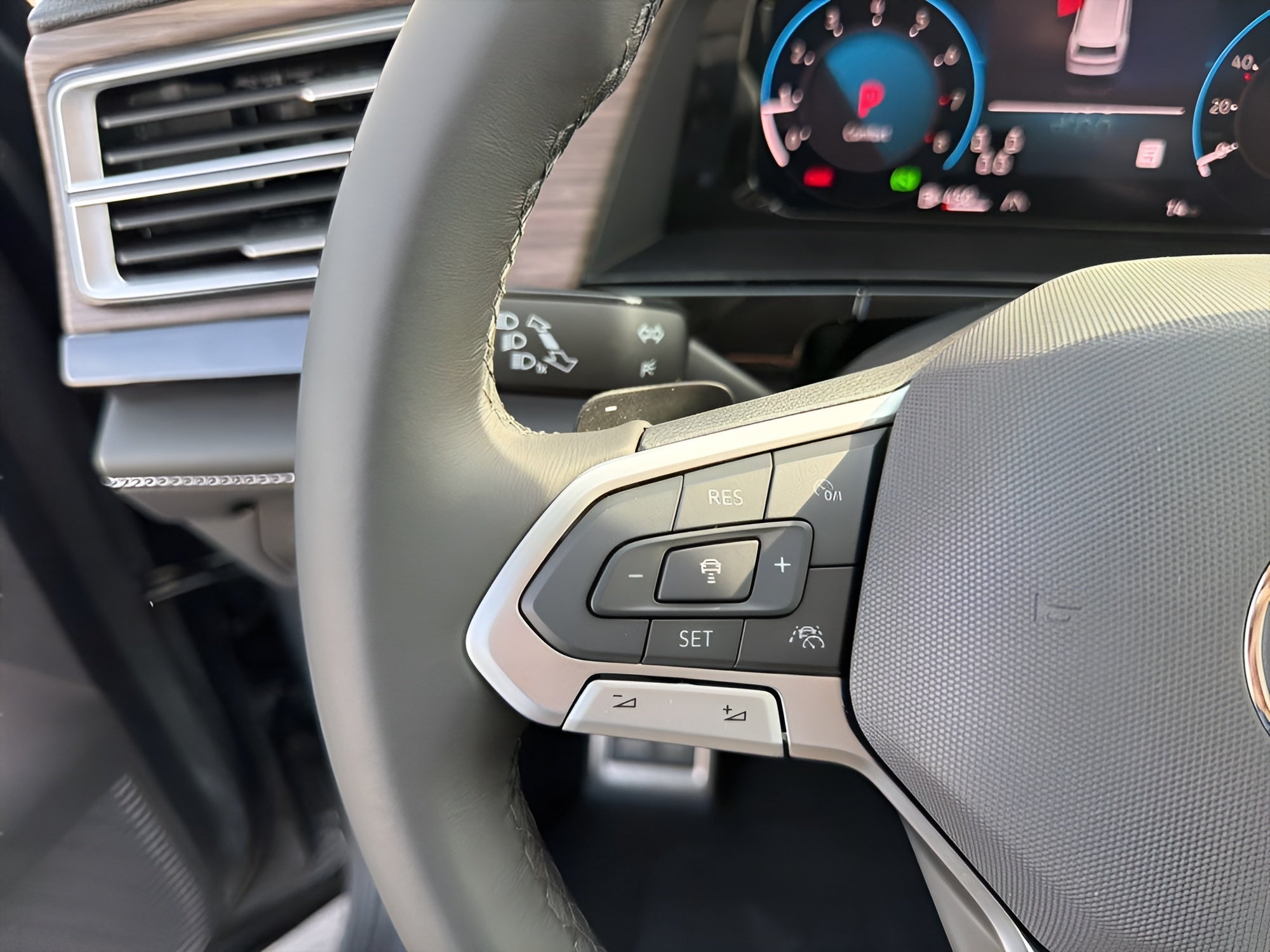 2026 Volkswagen Atlas 2.0T SEL Premium R-Line 4MOTION