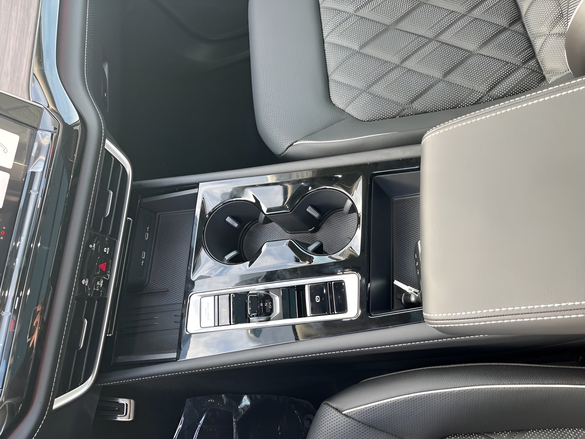 2026 Volkswagen Atlas 2.0T SEL Premium R-Line 4MOTION