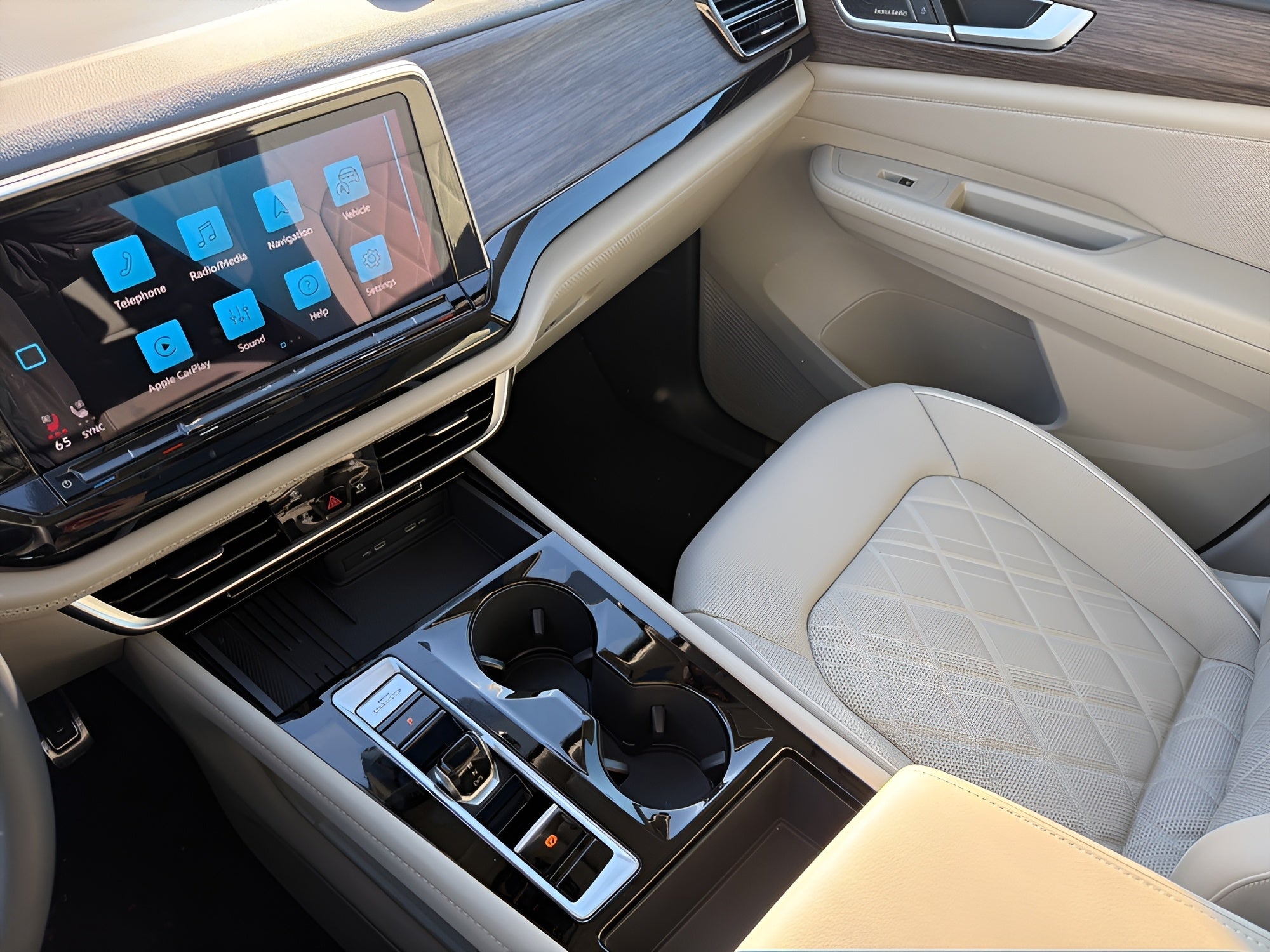 2026 Volkswagen Atlas 2.0T SEL Premium R-Line 4MOTION