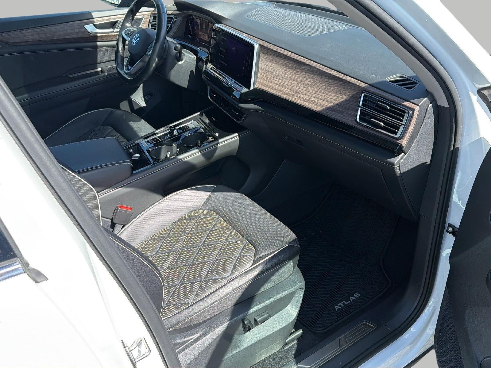 2024 Volkswagen Atlas 2.0T SEL Premium R-Line 4MOTION