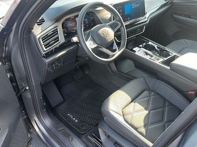 2025 Volkswagen Atlas Cross Sport 2.0T SE w/Technology 4MOTION