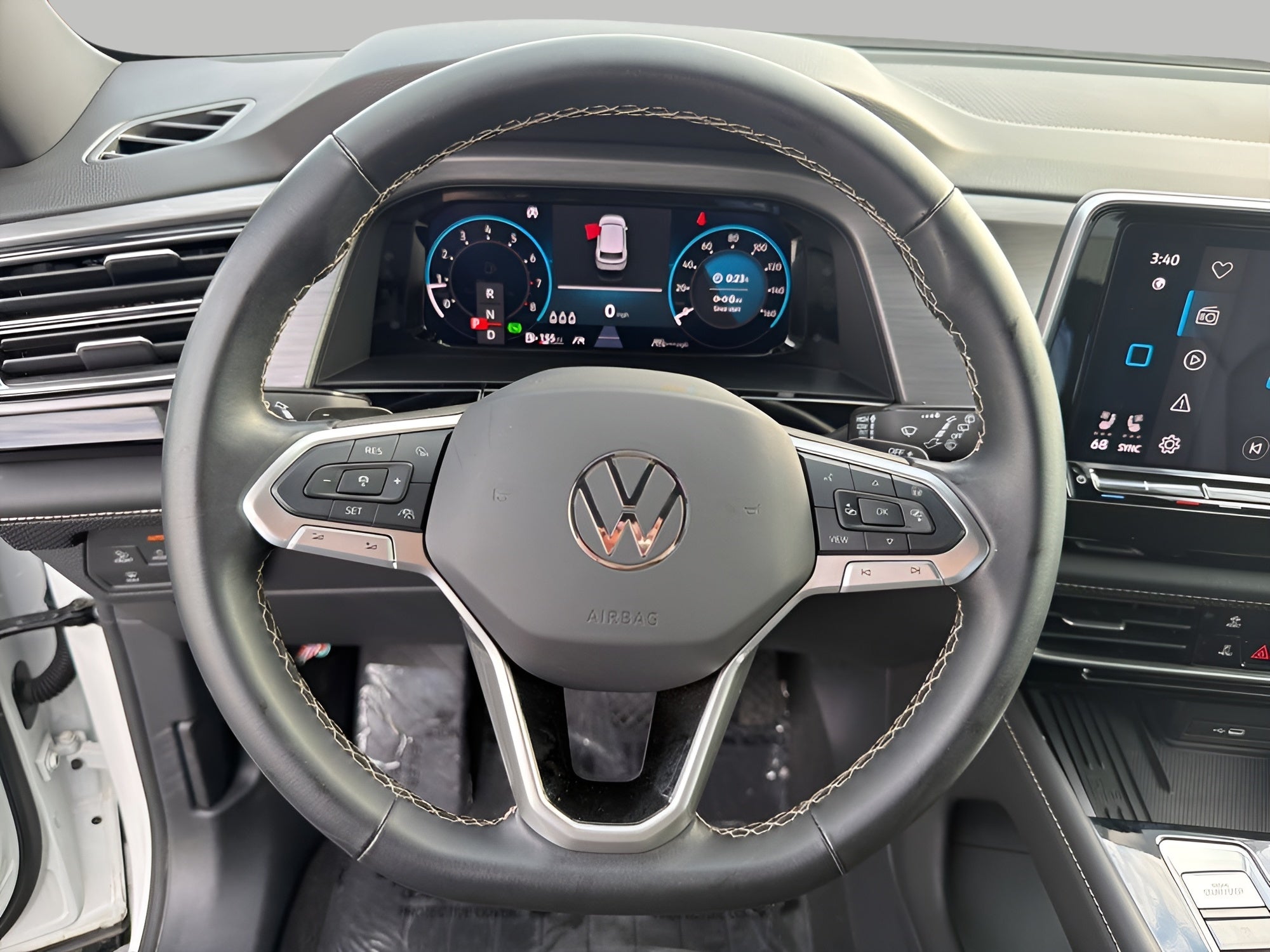 2025 Volkswagen Atlas Cross Sport 2.0T SE w/Technology 4MOTION