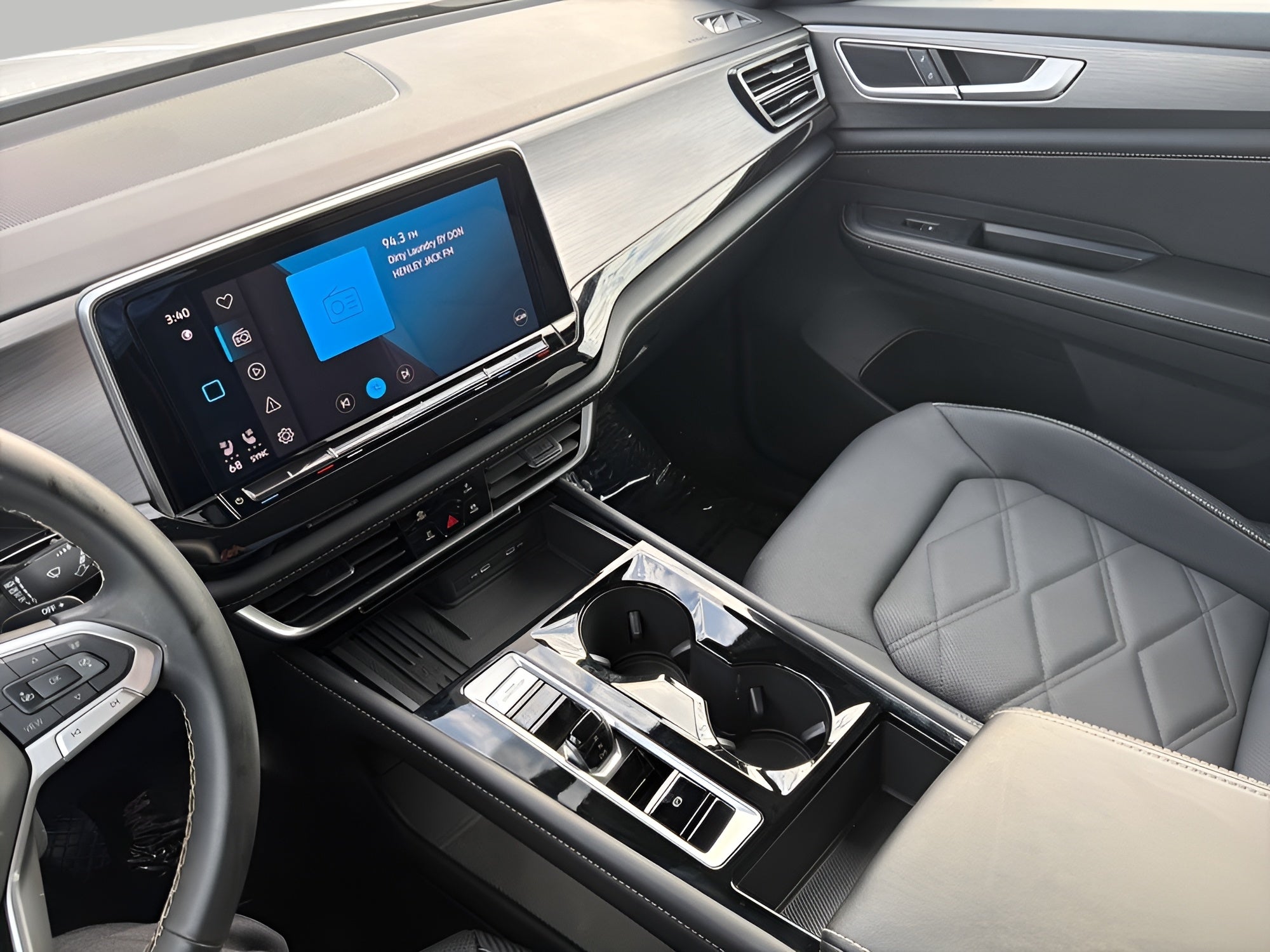 2025 Volkswagen Atlas Cross Sport 2.0T SE w/Technology 4MOTION