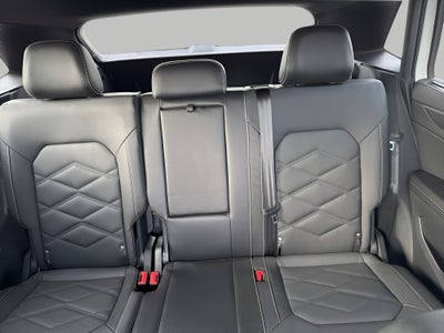 2025 Volkswagen Atlas Cross Sport 2.0T SE w/Technology 4MOTION