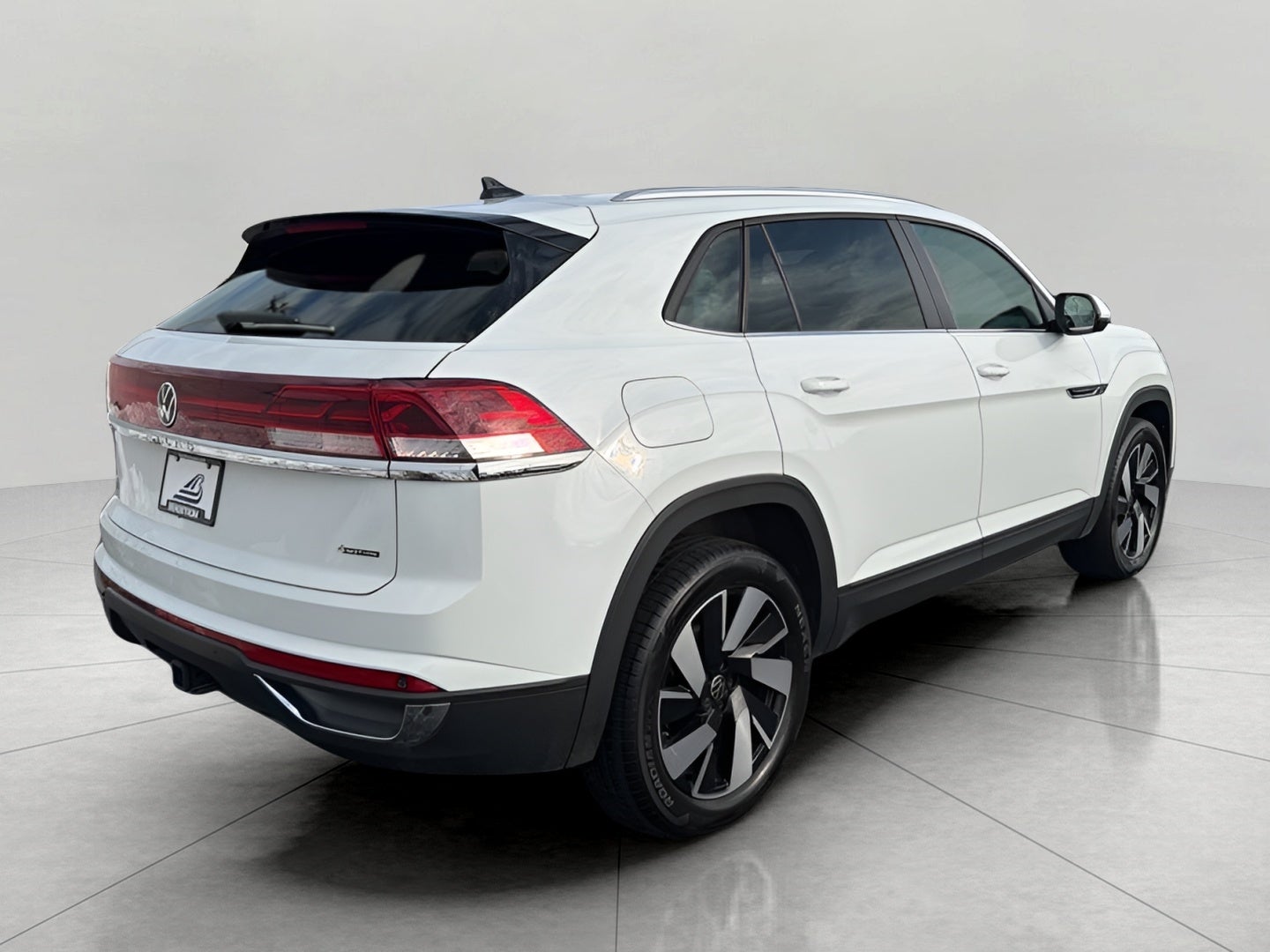 2025 Volkswagen Atlas Cross Sport 2.0T SE w/Technology 4MOTION