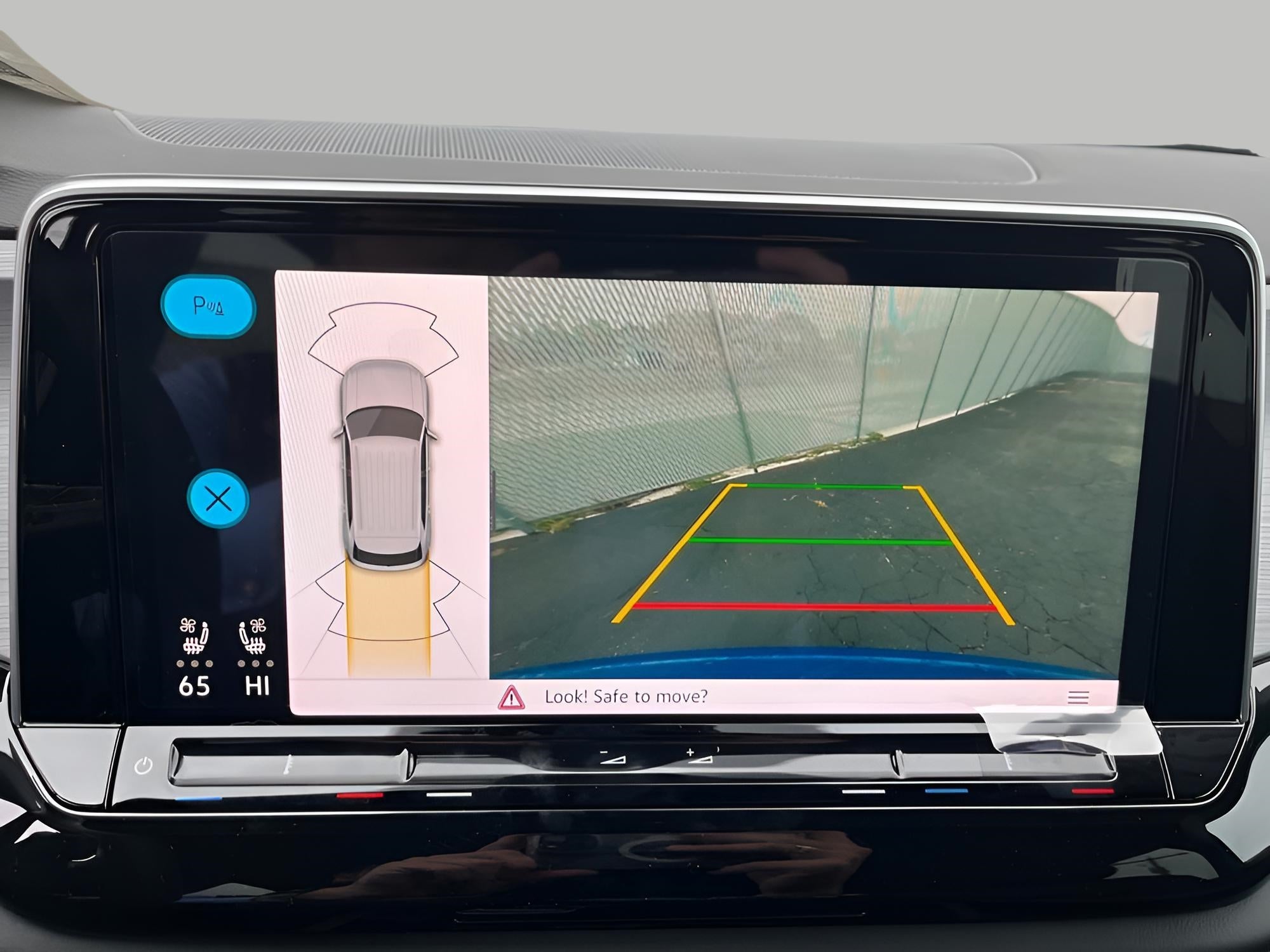 2025 Volkswagen Atlas Cross Sport 2.0T SE w/Technology 4MOTION