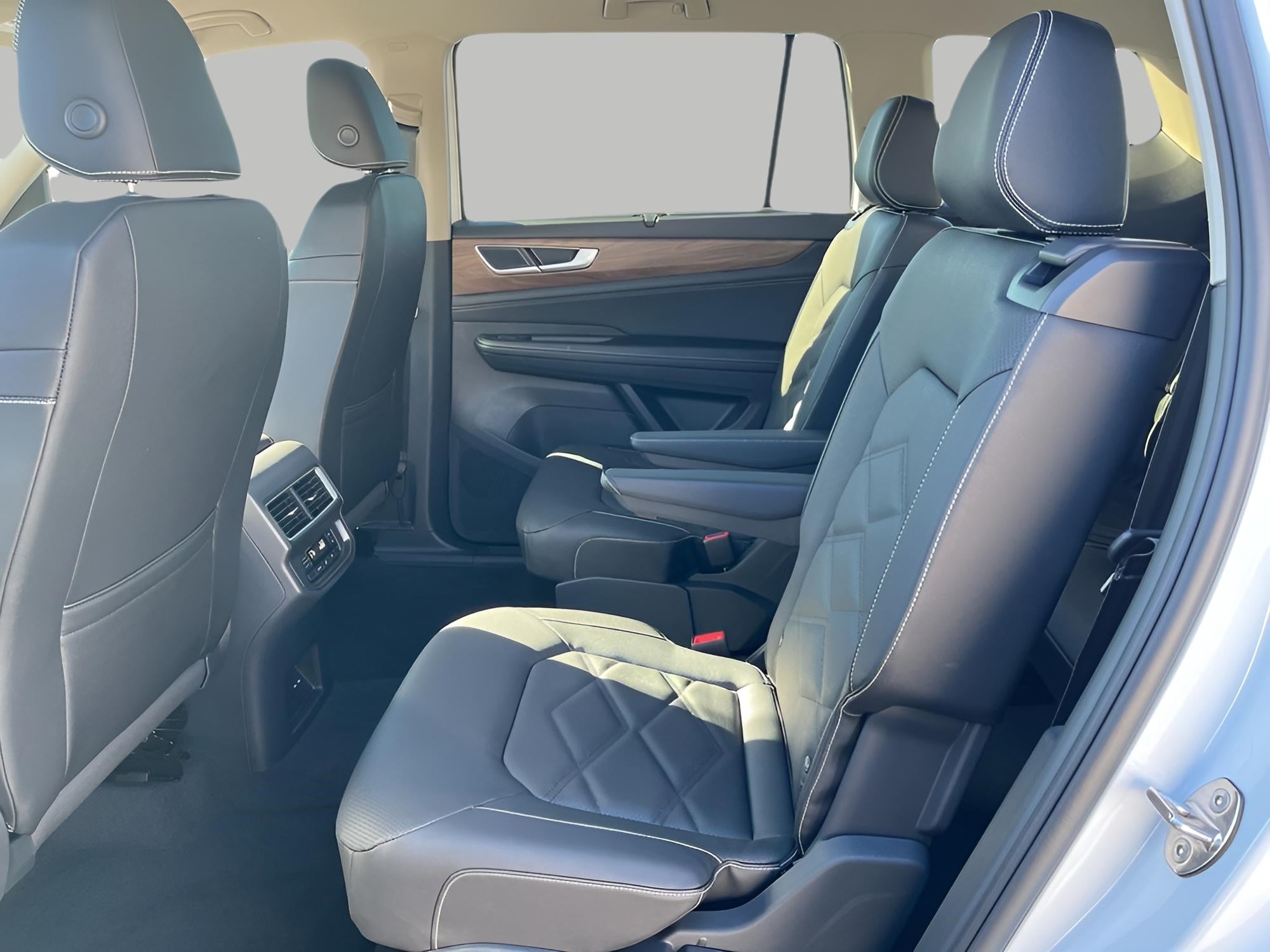 2026 Volkswagen Atlas 2.0T SE w/Technology 4MOTION