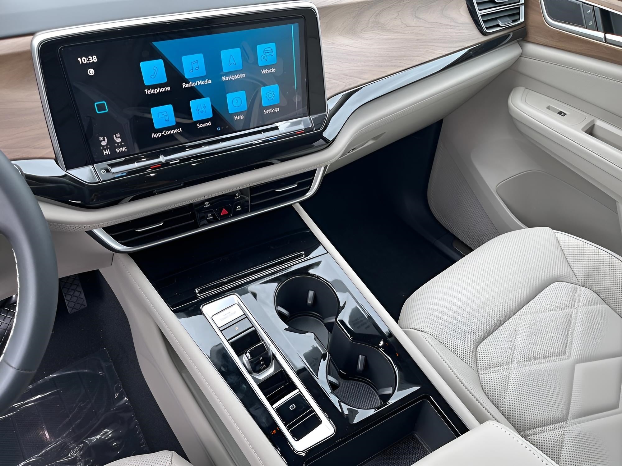 2026 Volkswagen Atlas 2.0T SE w/Technology 4MOTION