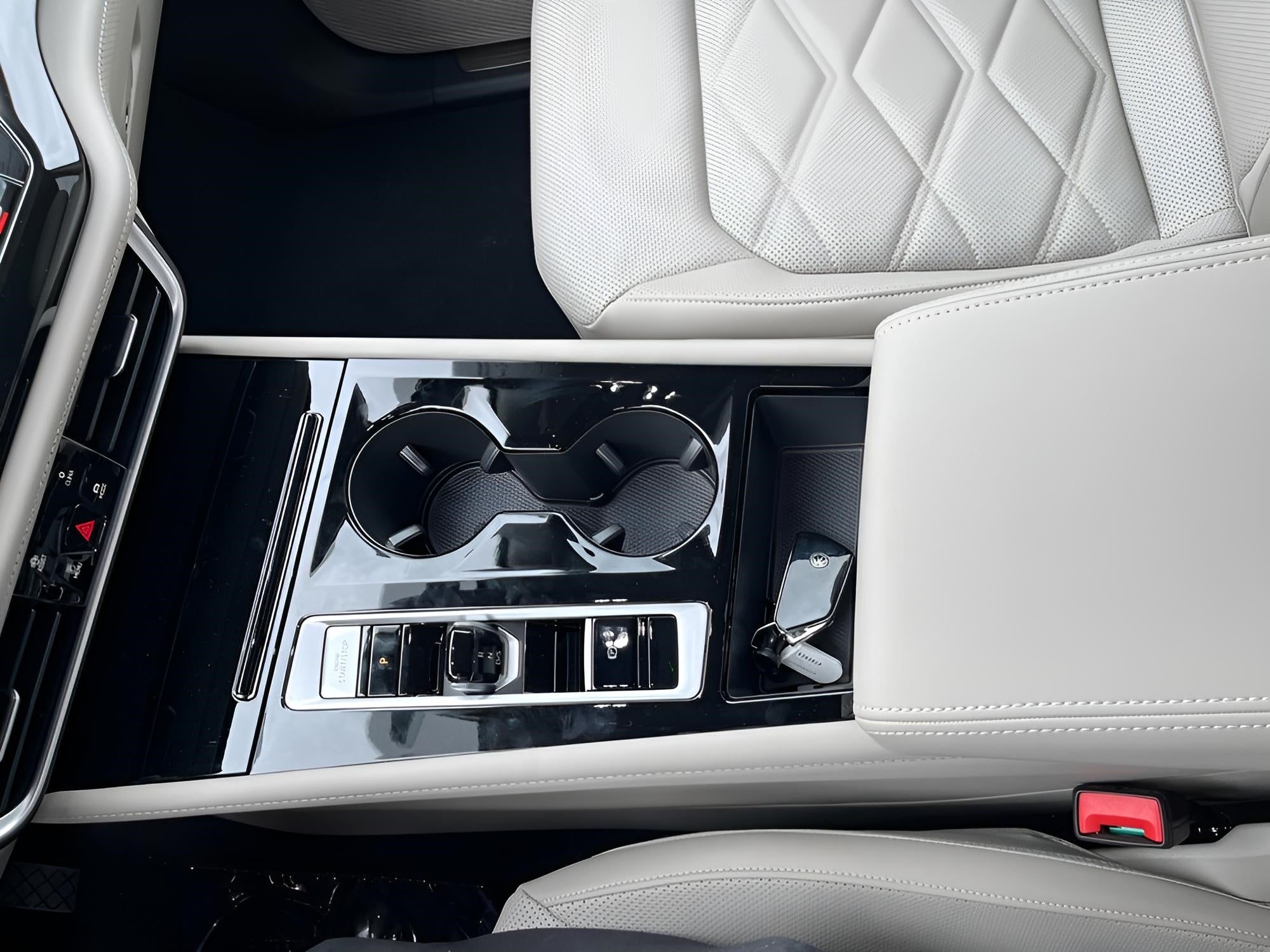 2026 Volkswagen Atlas 2.0T SE w/Technology 4MOTION