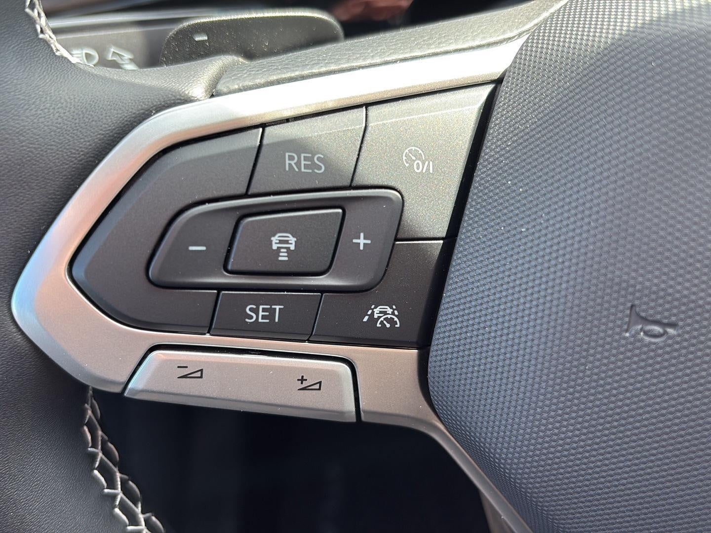 2026 Volkswagen Atlas 2.0T SE w/Technology 4MOTION