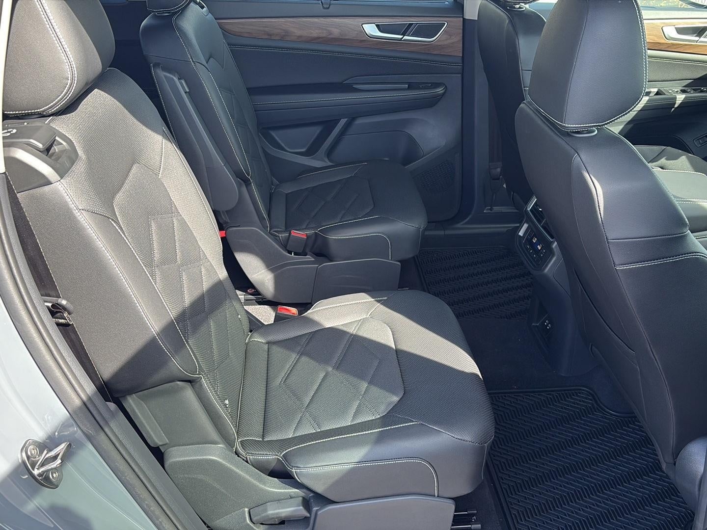 2026 Volkswagen Atlas SE w/Tech - Photo 24