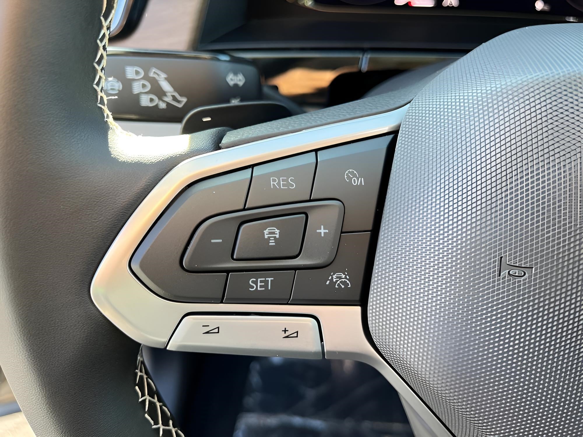 2026 Volkswagen Atlas 2.0T SE w/Technology 4MOTION