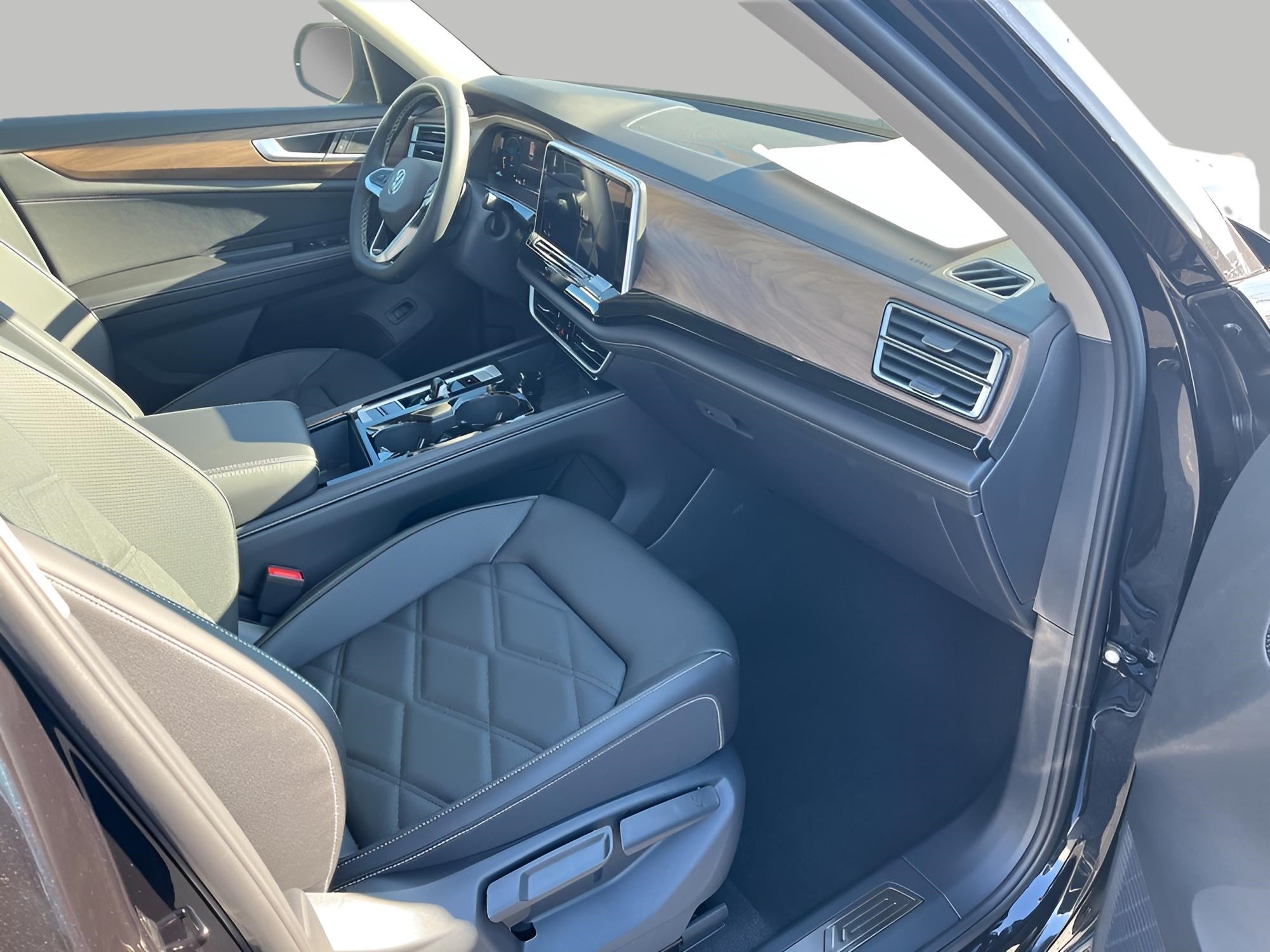 2026 Volkswagen Atlas 2.0T SE w/Technology 4MOTION