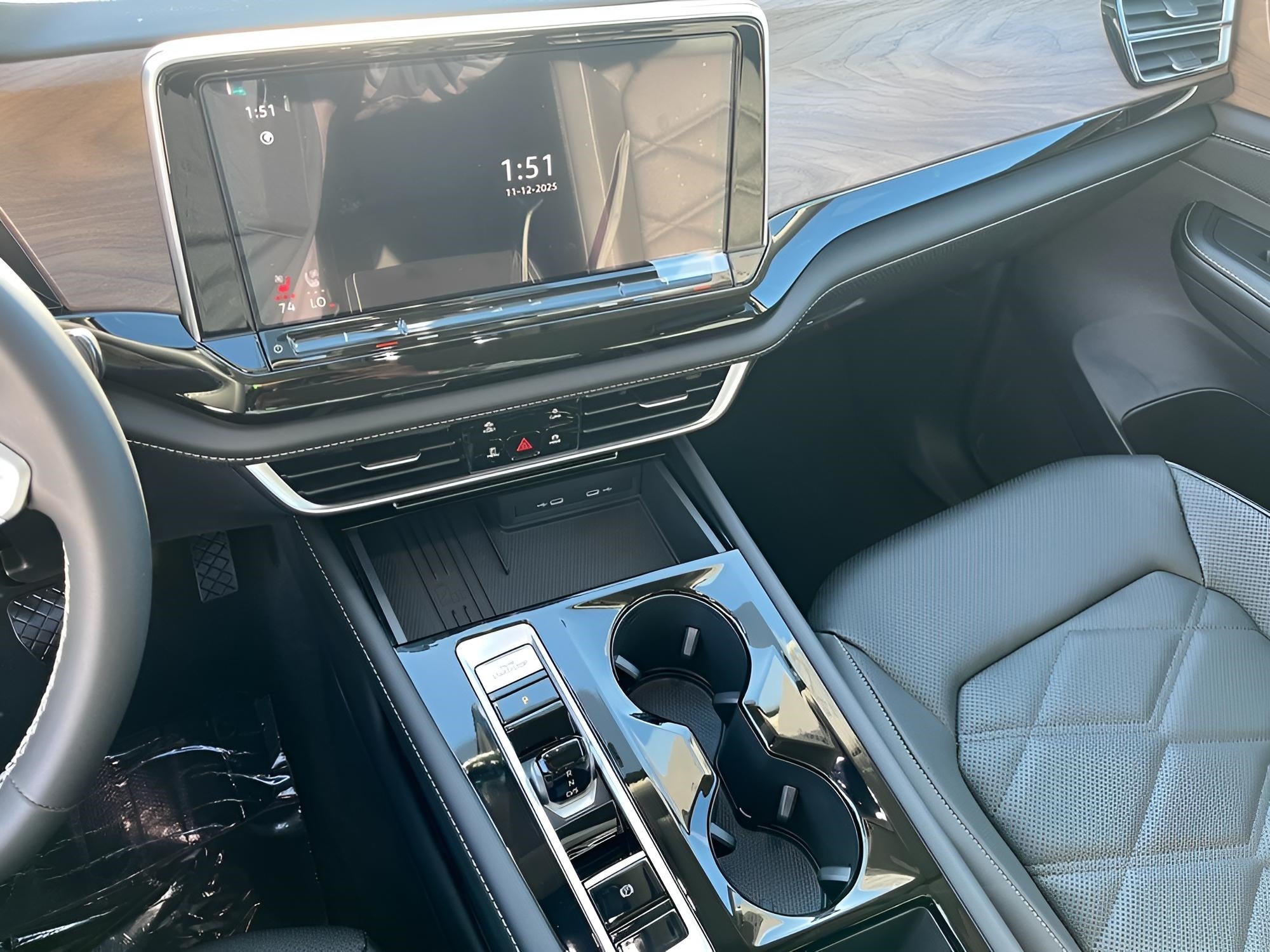 2026 Volkswagen Atlas 2.0T SE w/Technology 4MOTION