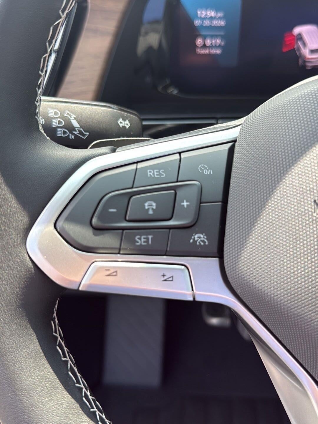 2026 Volkswagen Atlas 2.0T SE w/Technology 4MOTION