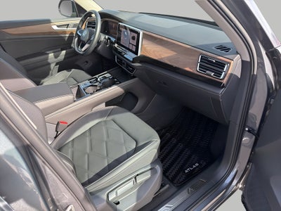 2025 Volkswagen Atlas 2.0T SE w/Technology 4MOTION