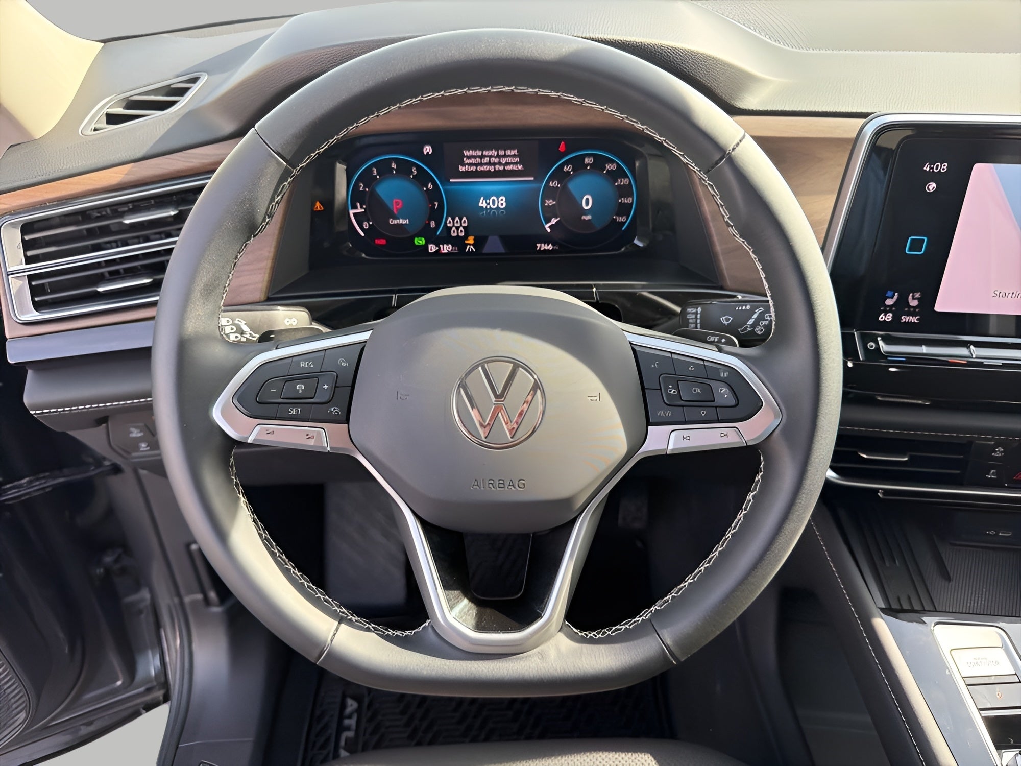 2025 Volkswagen Atlas 2.0T SE w/Technology 4MOTION