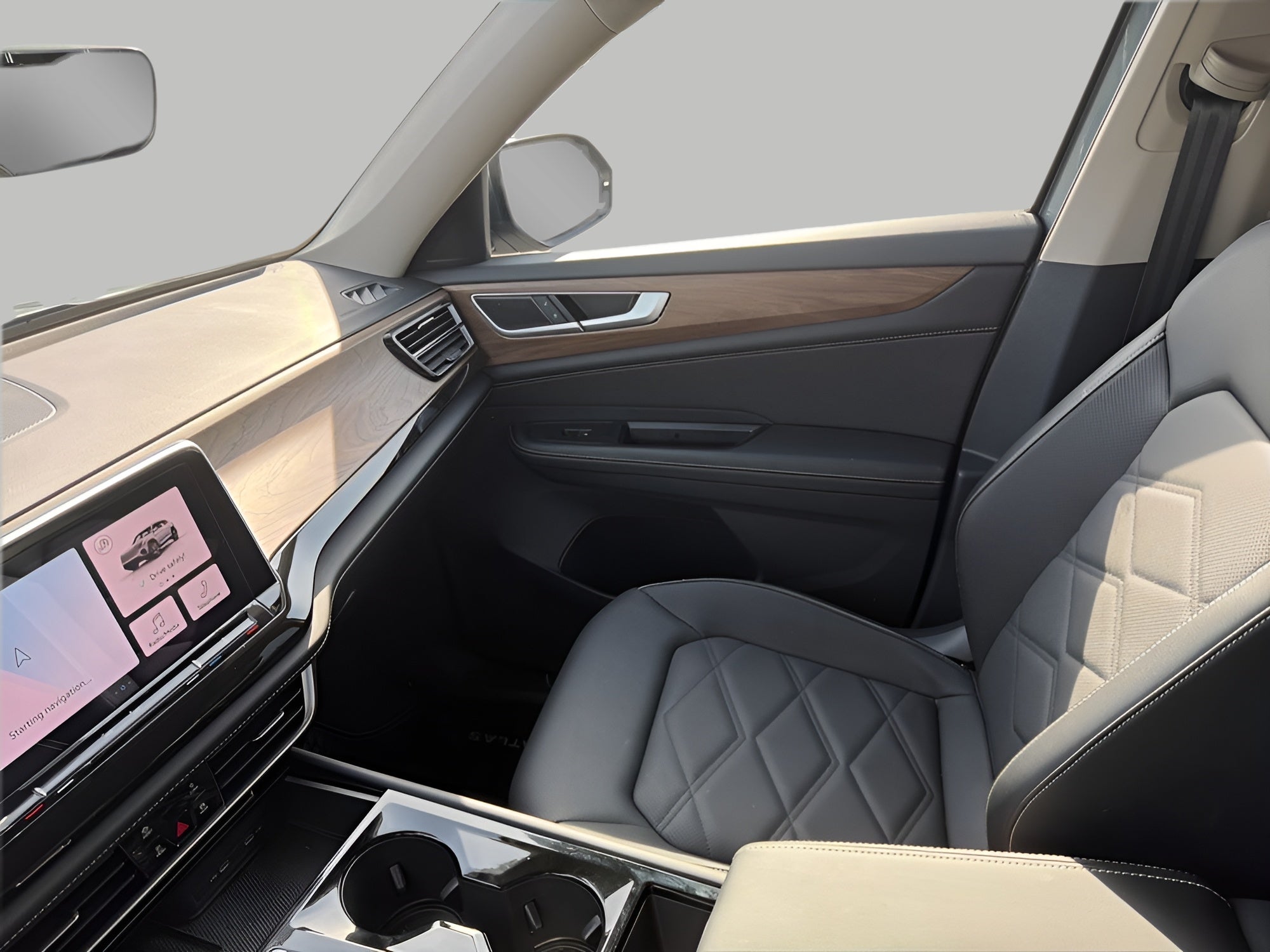 2025 Volkswagen Atlas 2.0T SE w/Technology 4MOTION