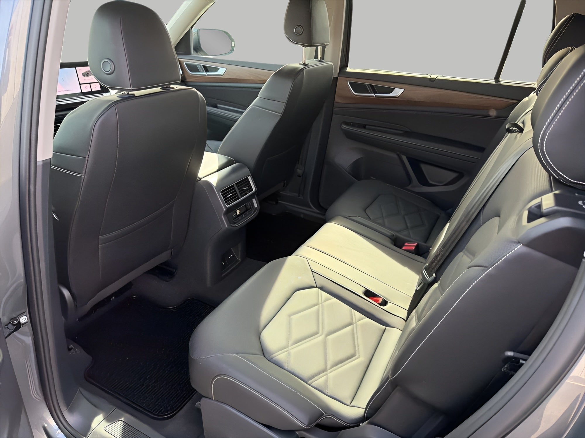 2025 Volkswagen Atlas 2.0T SE w/Technology 4MOTION