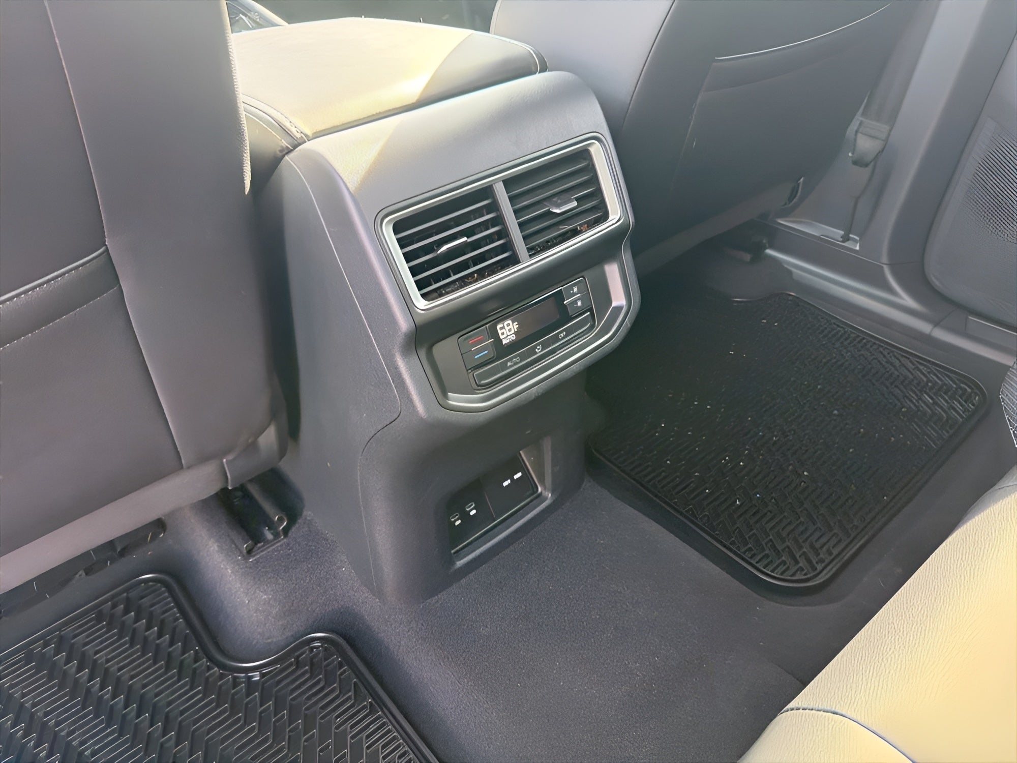 2025 Volkswagen Atlas 2.0T SE w/Technology 4MOTION