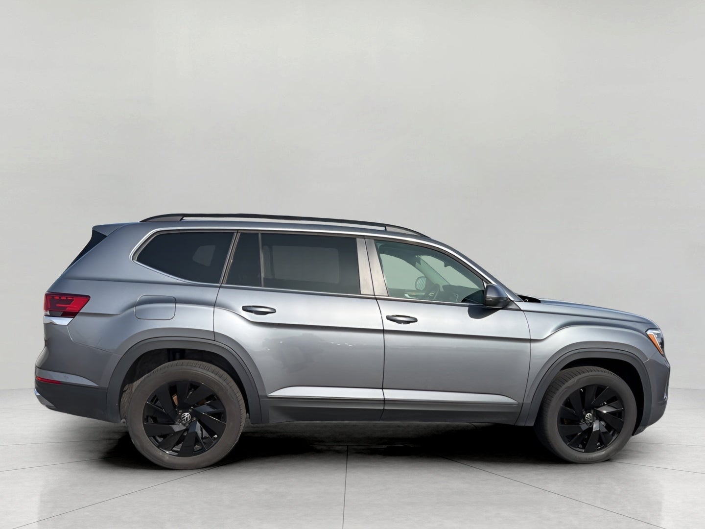 2025 Volkswagen Atlas 2.0T SE w/Technology 4MOTION