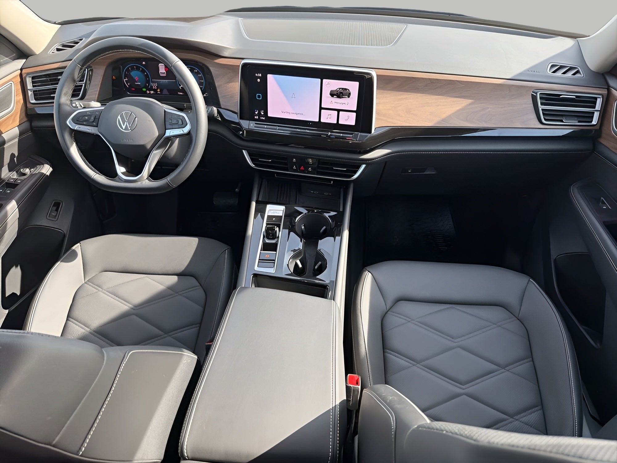 2025 Volkswagen Atlas 2.0T SE w/Technology 4MOTION