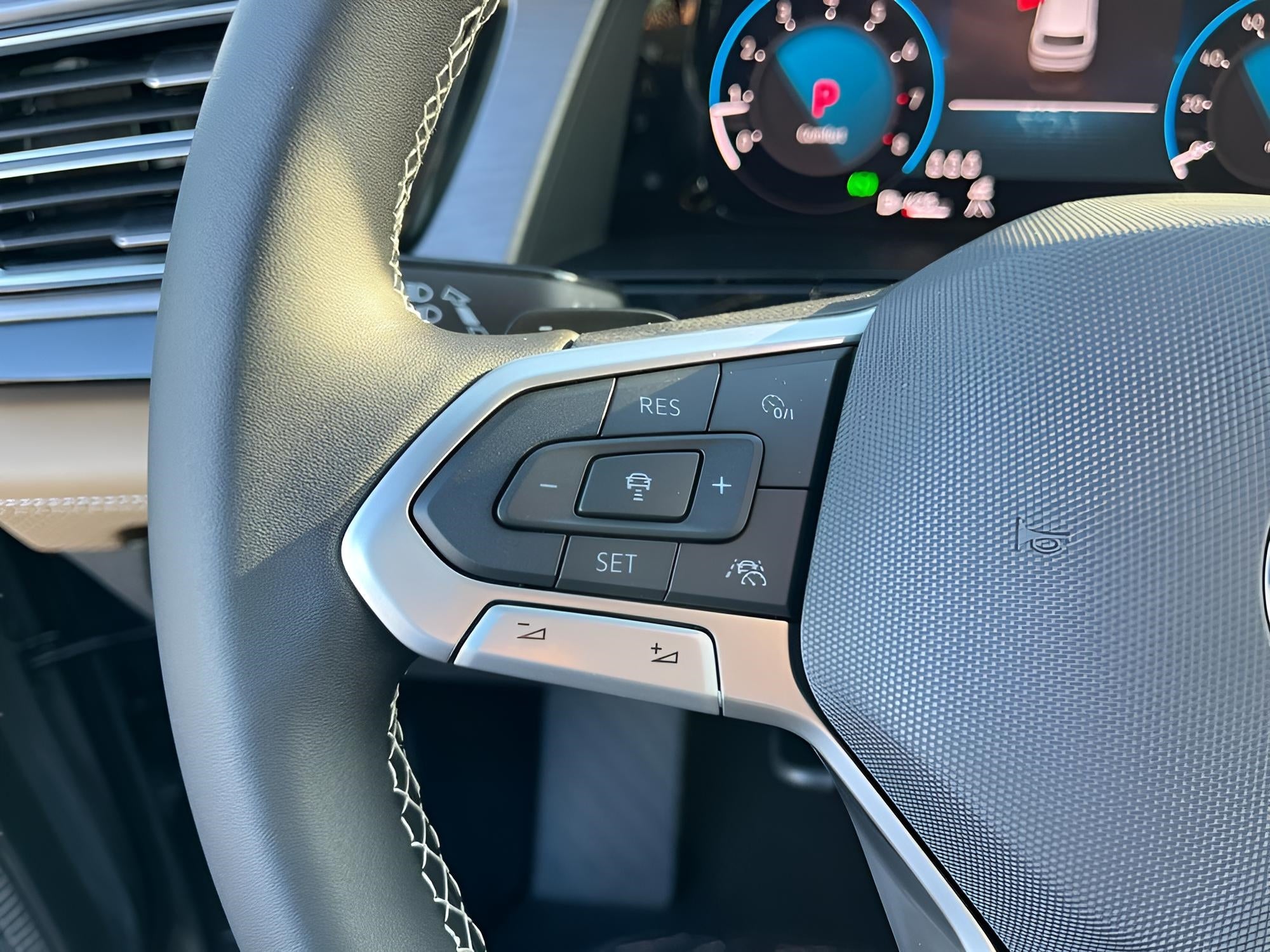 2026 Volkswagen Atlas Cross Sport 2.0T SE w/Technology 4MOTION