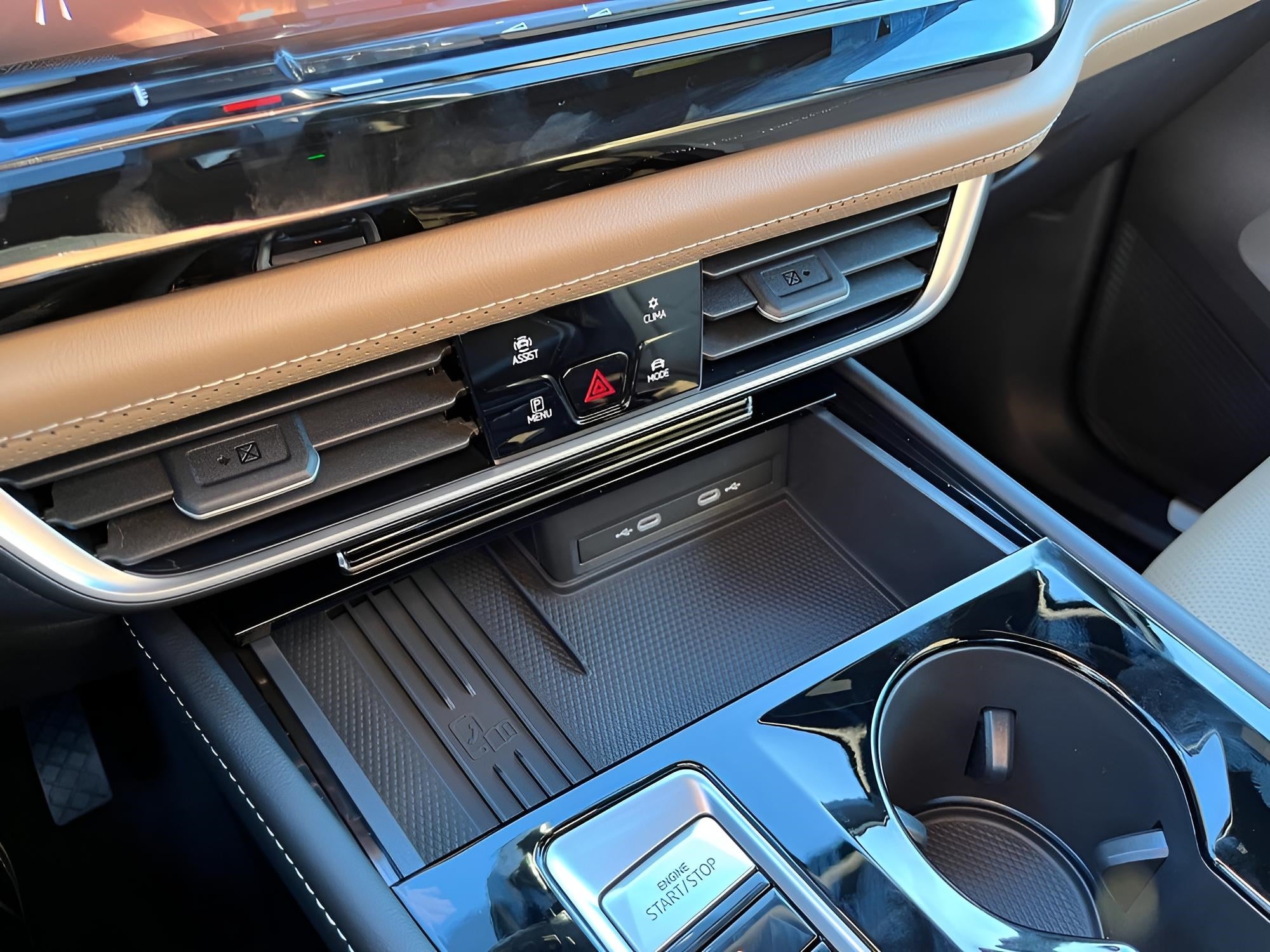 2026 Volkswagen Atlas Cross Sport 2.0T SE w/Technology 4MOTION