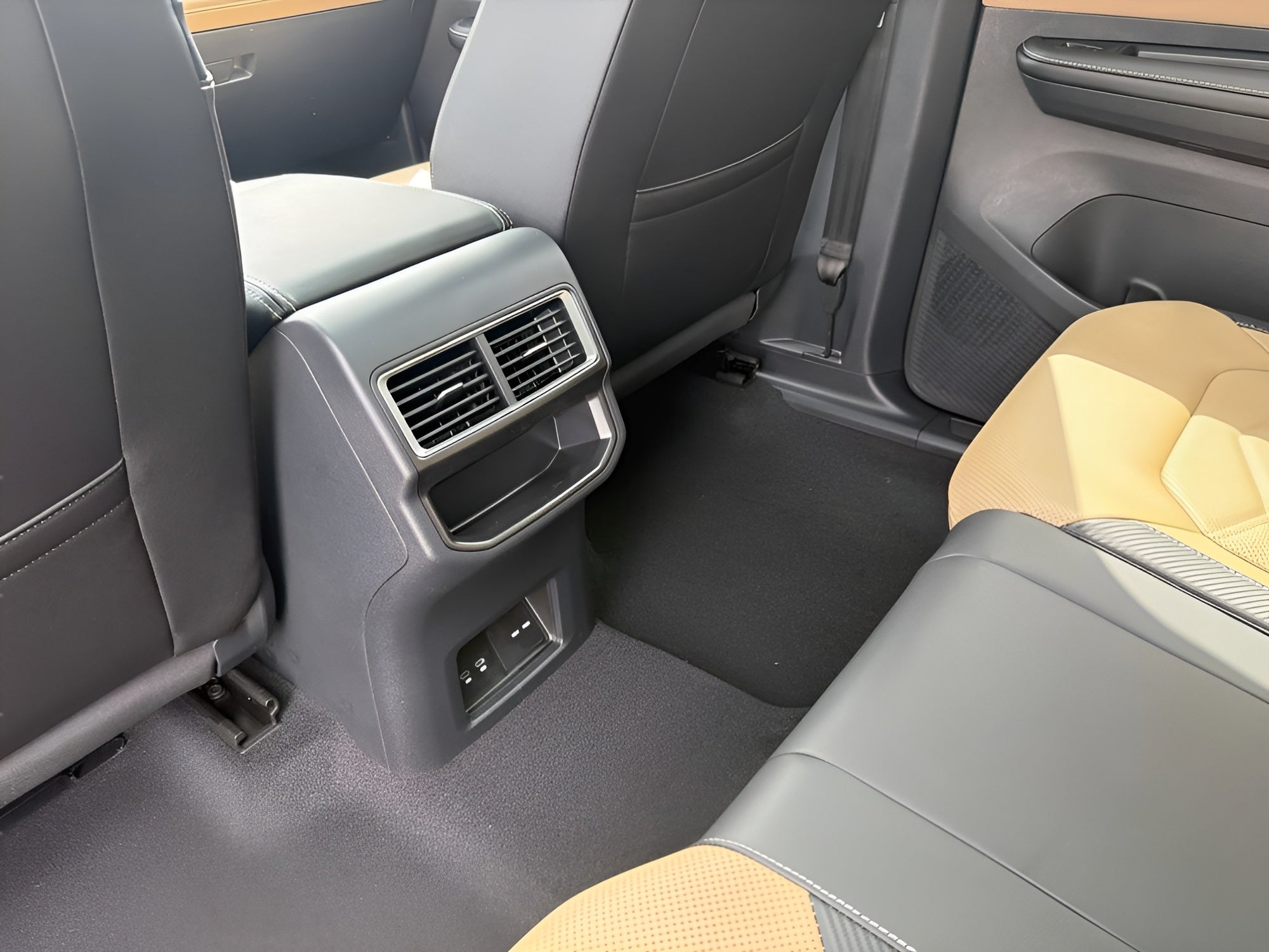 2026 Volkswagen Atlas Cross Sport 2.0T SE w/Technology 4MOTION